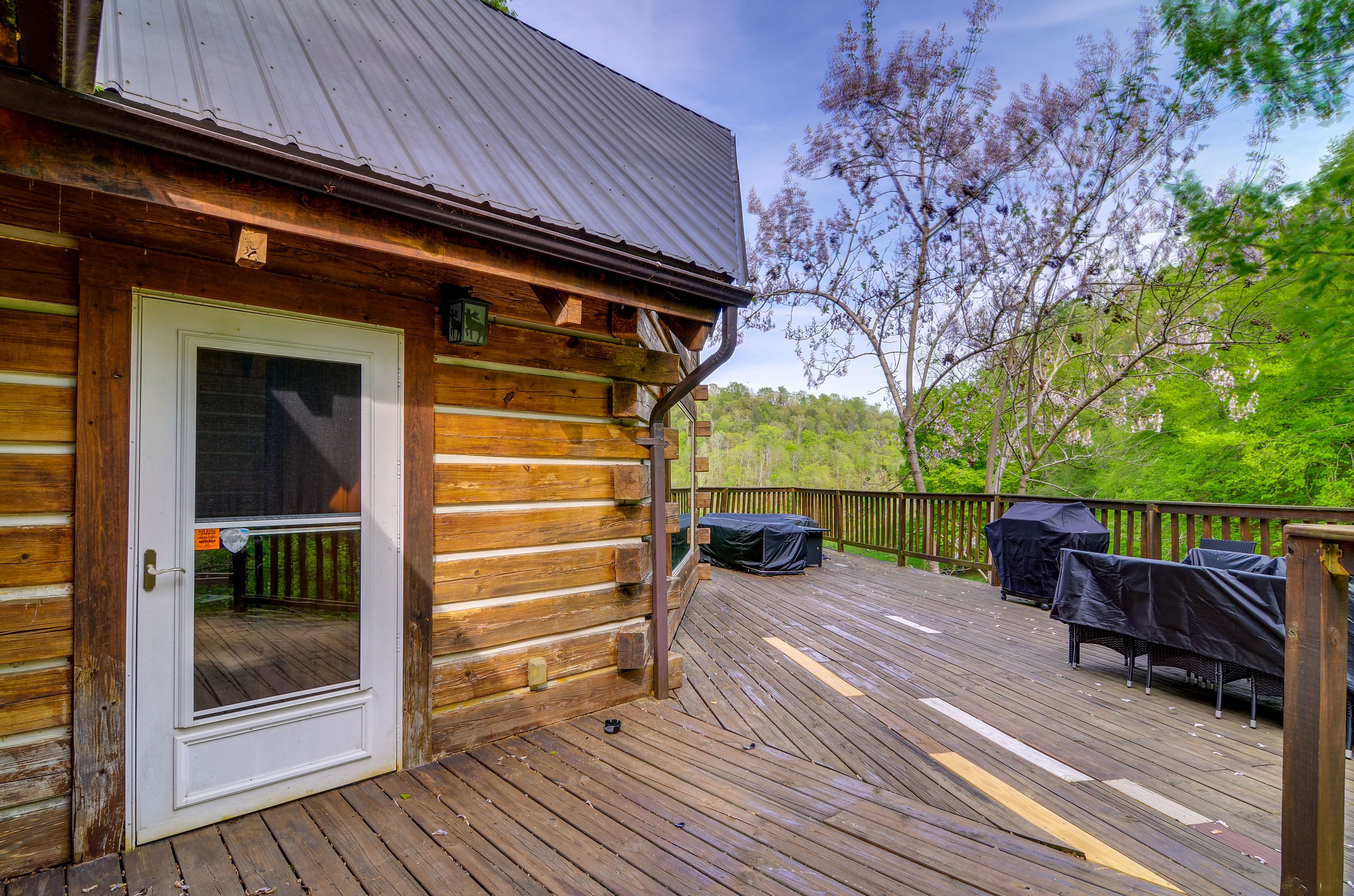 Deck | Gas Fire Table & Grill | Propane Provided