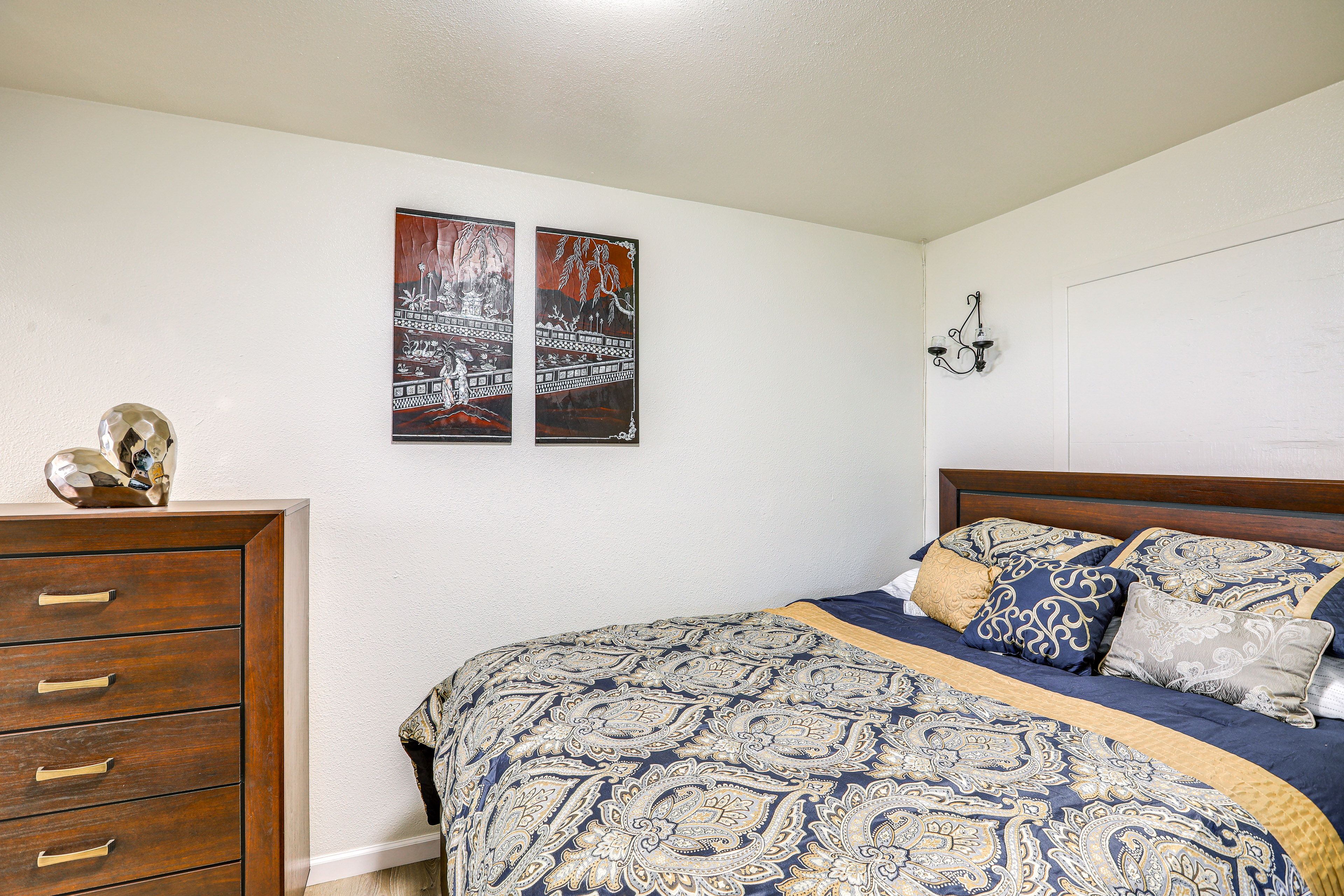 Studio | Full Bed | Washer & Dryer
