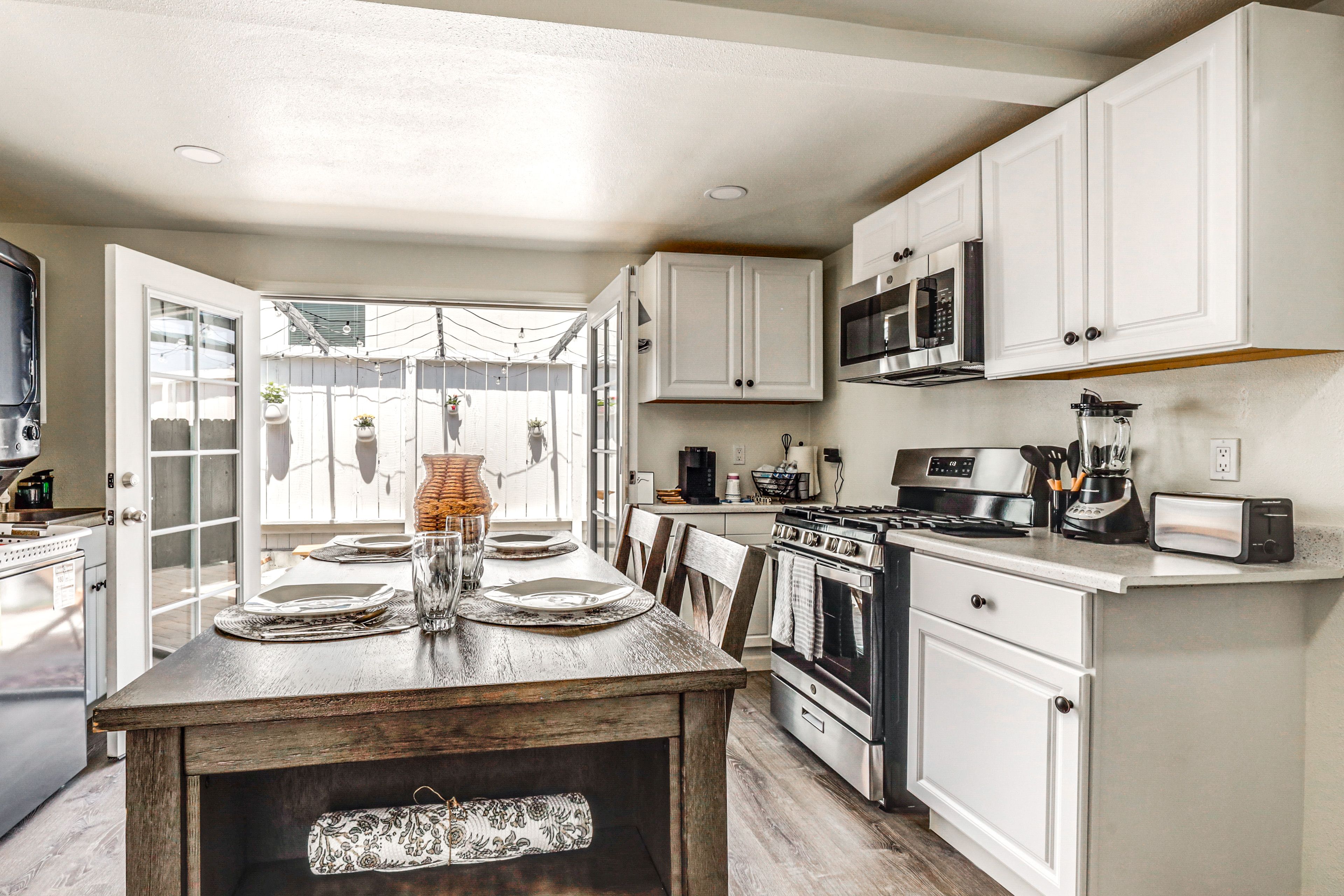 Dining Area | Dishware/Flatware | Kitchen | Cooking Basics
