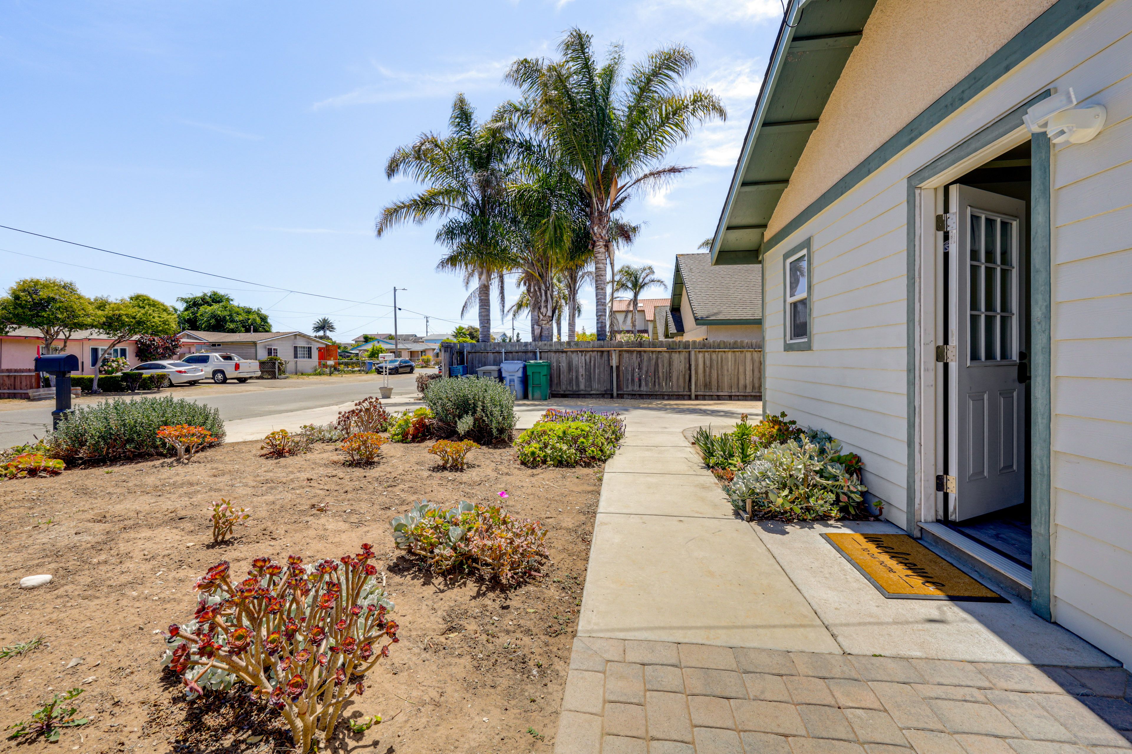 House Exterior | Keyless Entry | Garden