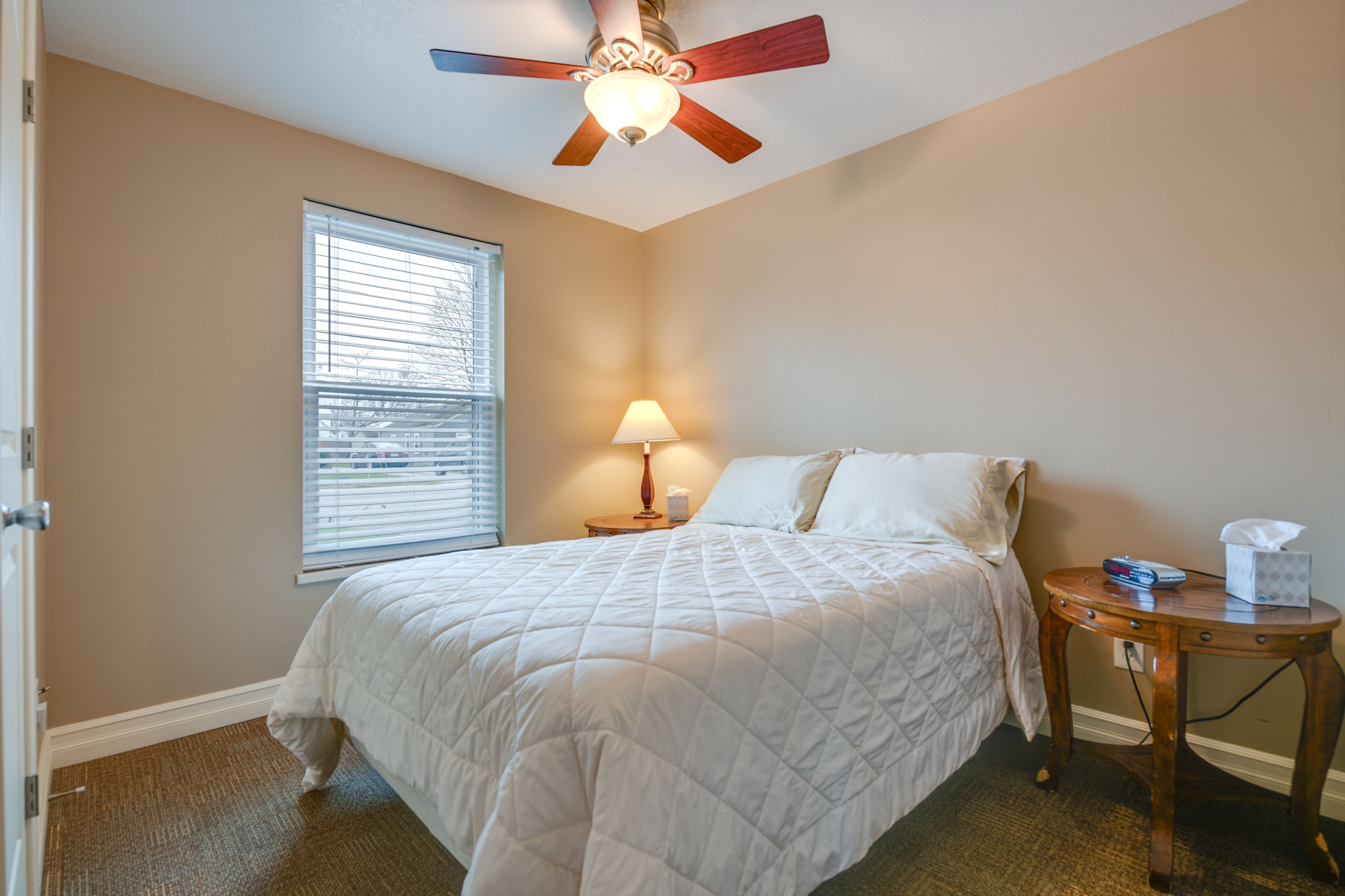 Bedroom 2 | Queen Bed