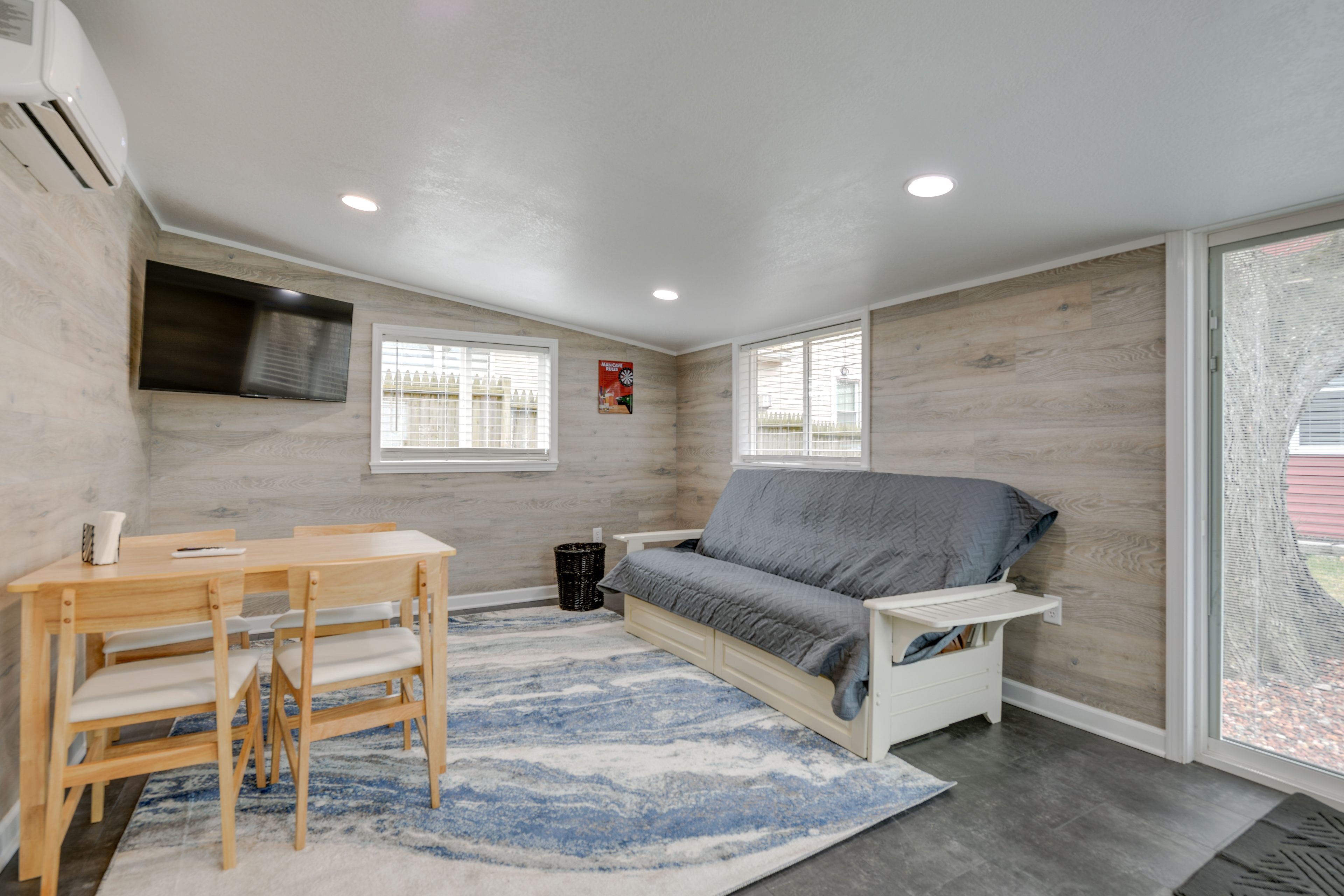 Detached Studio (Unavailable Oct 1st-March 1st) | Full Futon | Smart TV