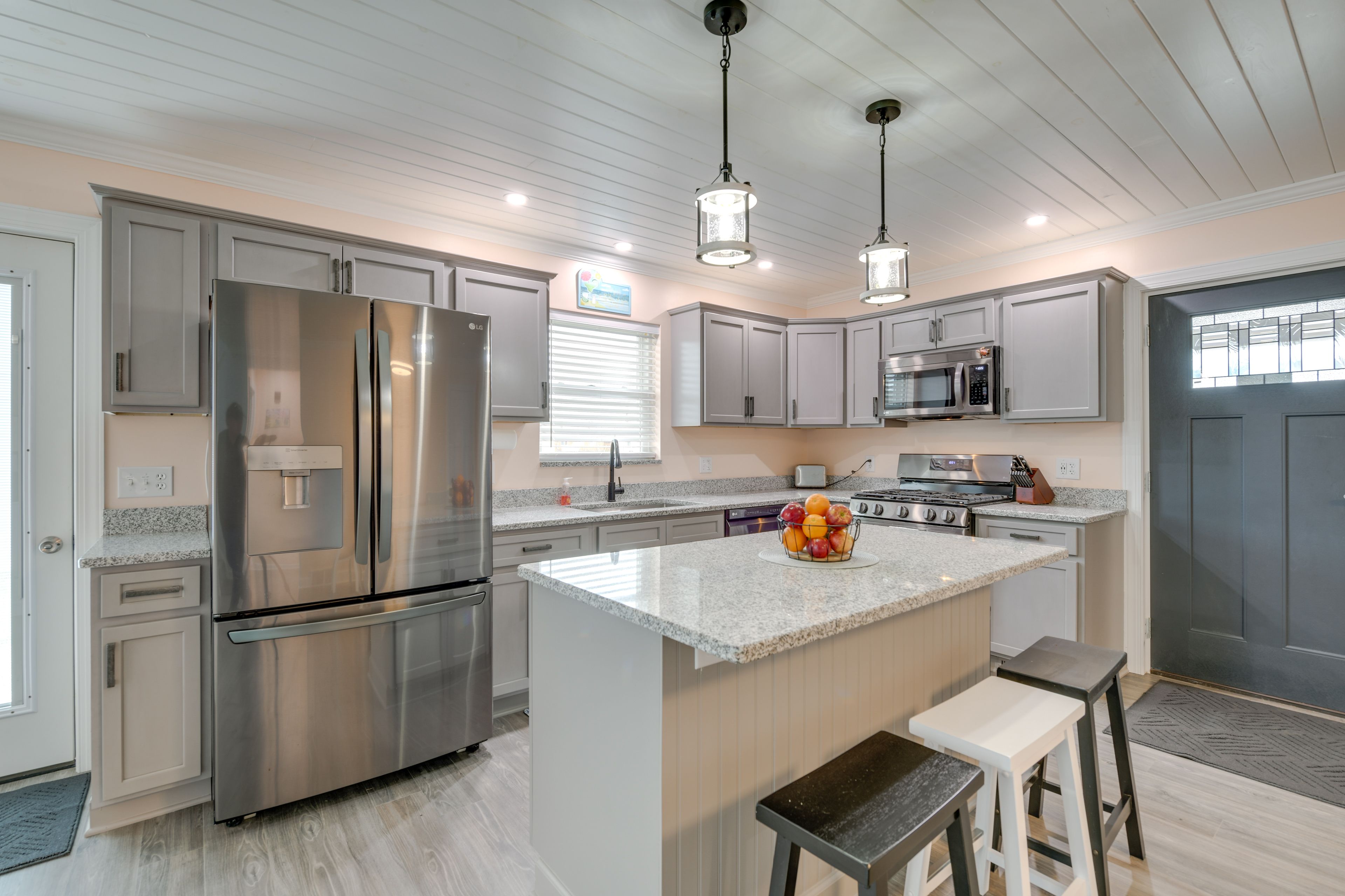 Fully Equipped Kitchen | Breakfast Bar | 1st Floor