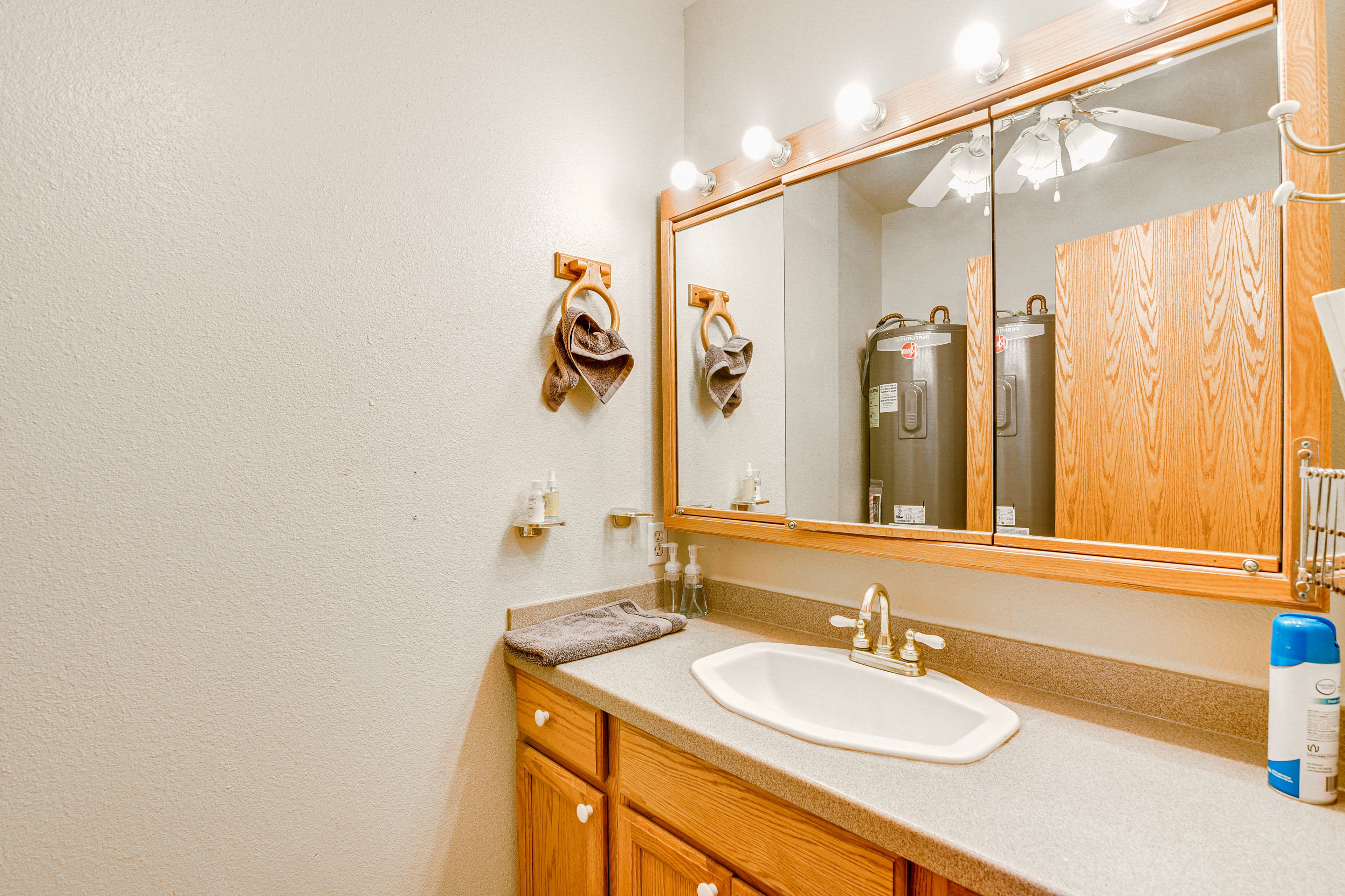 Half Bathroom | 2nd Floor