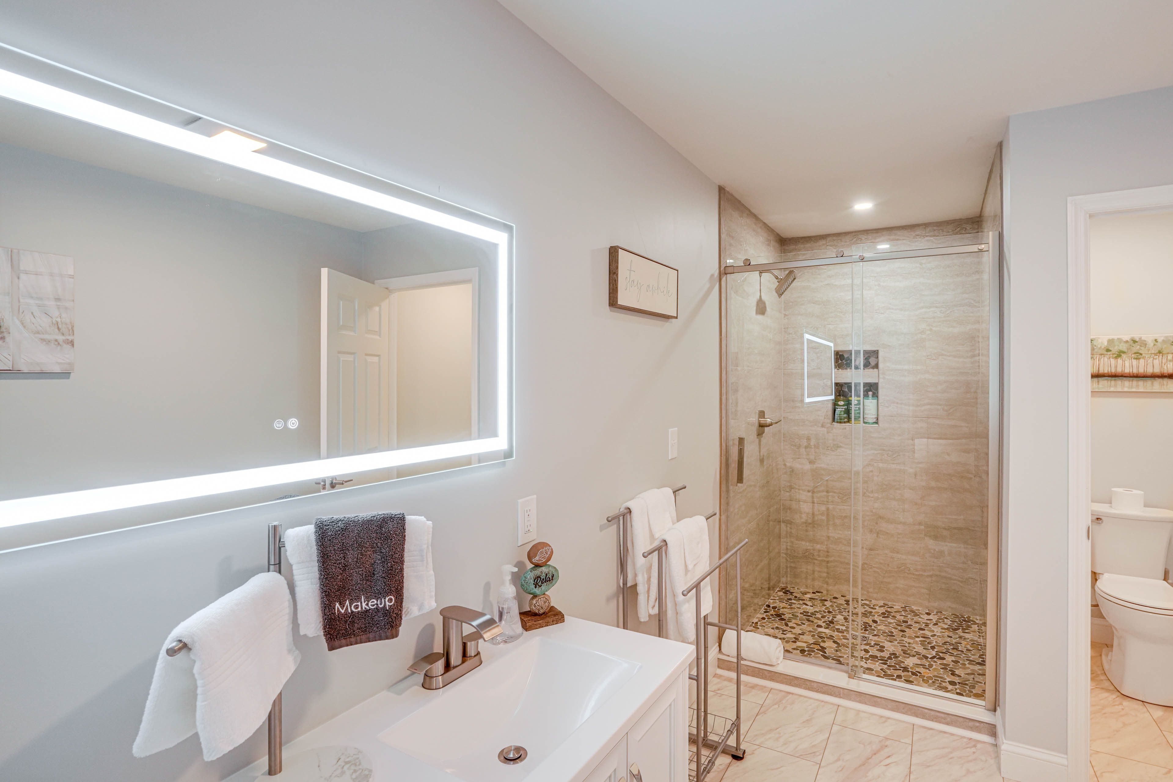 Full Bathroom | 1st Floor | Walk-In Shower | Clawfoot Tub | Towels Provided