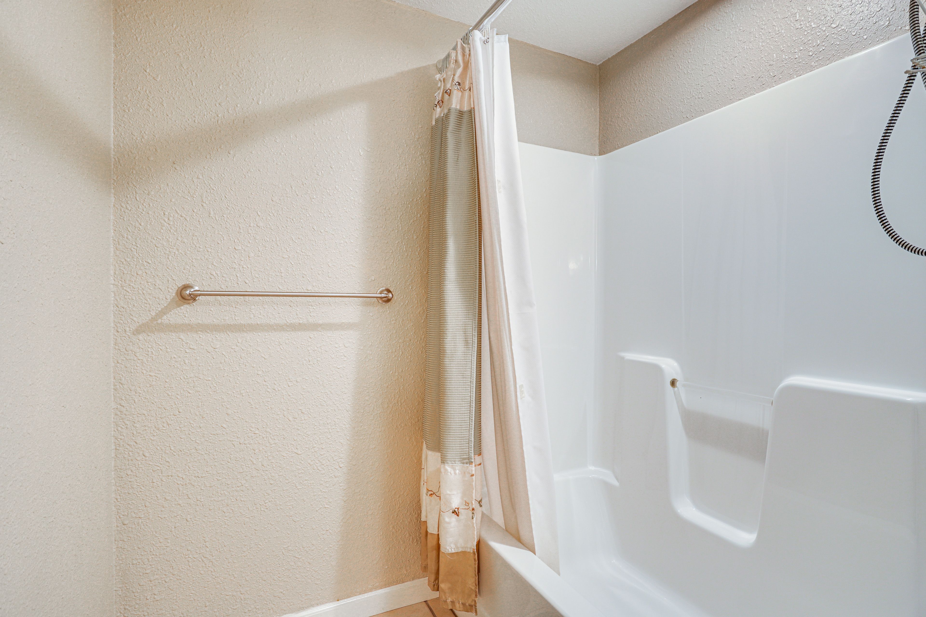 En-Suite Bathroom | Complimentary Toiletries