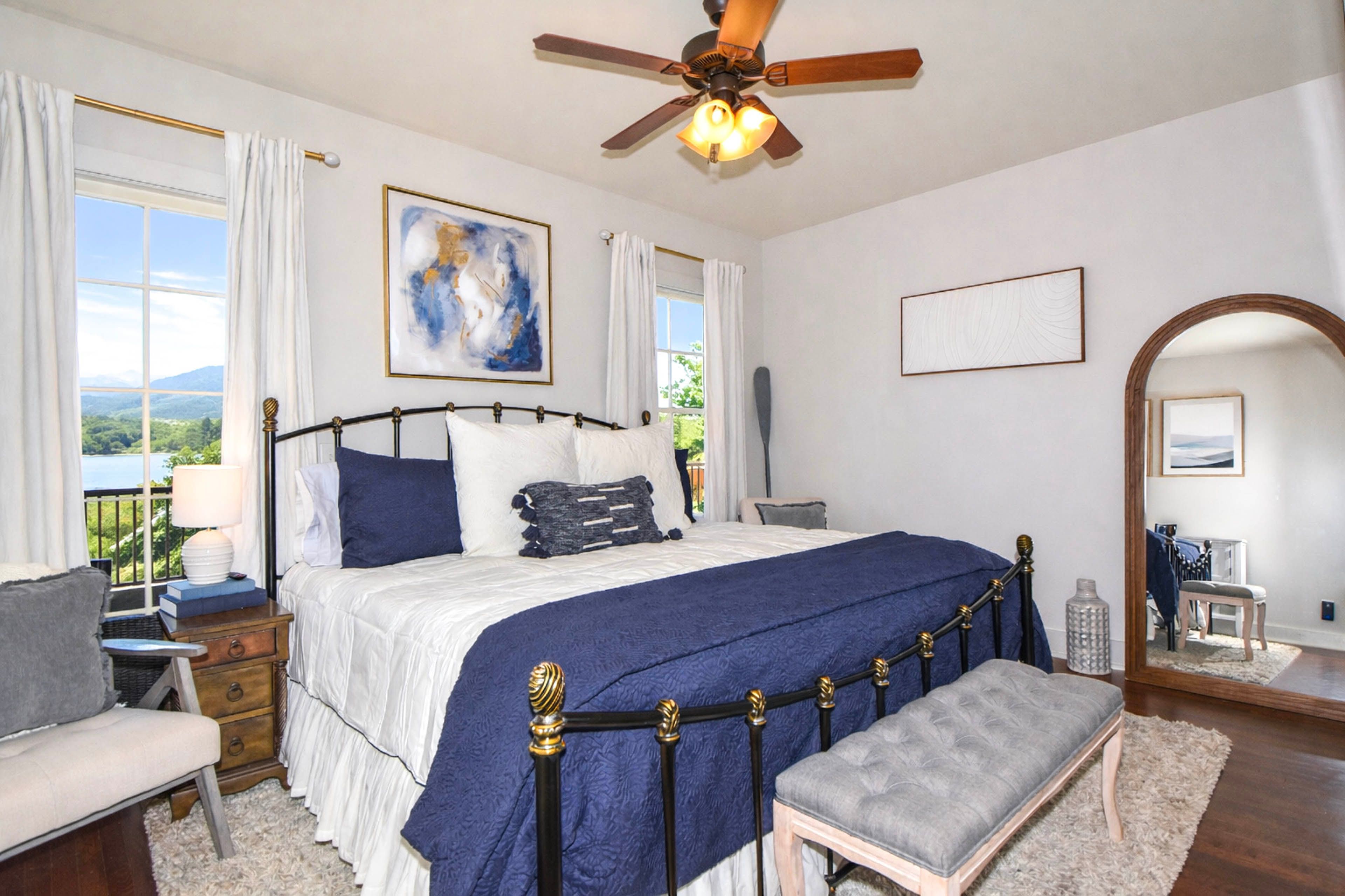 Bedroom 1 | King Bed