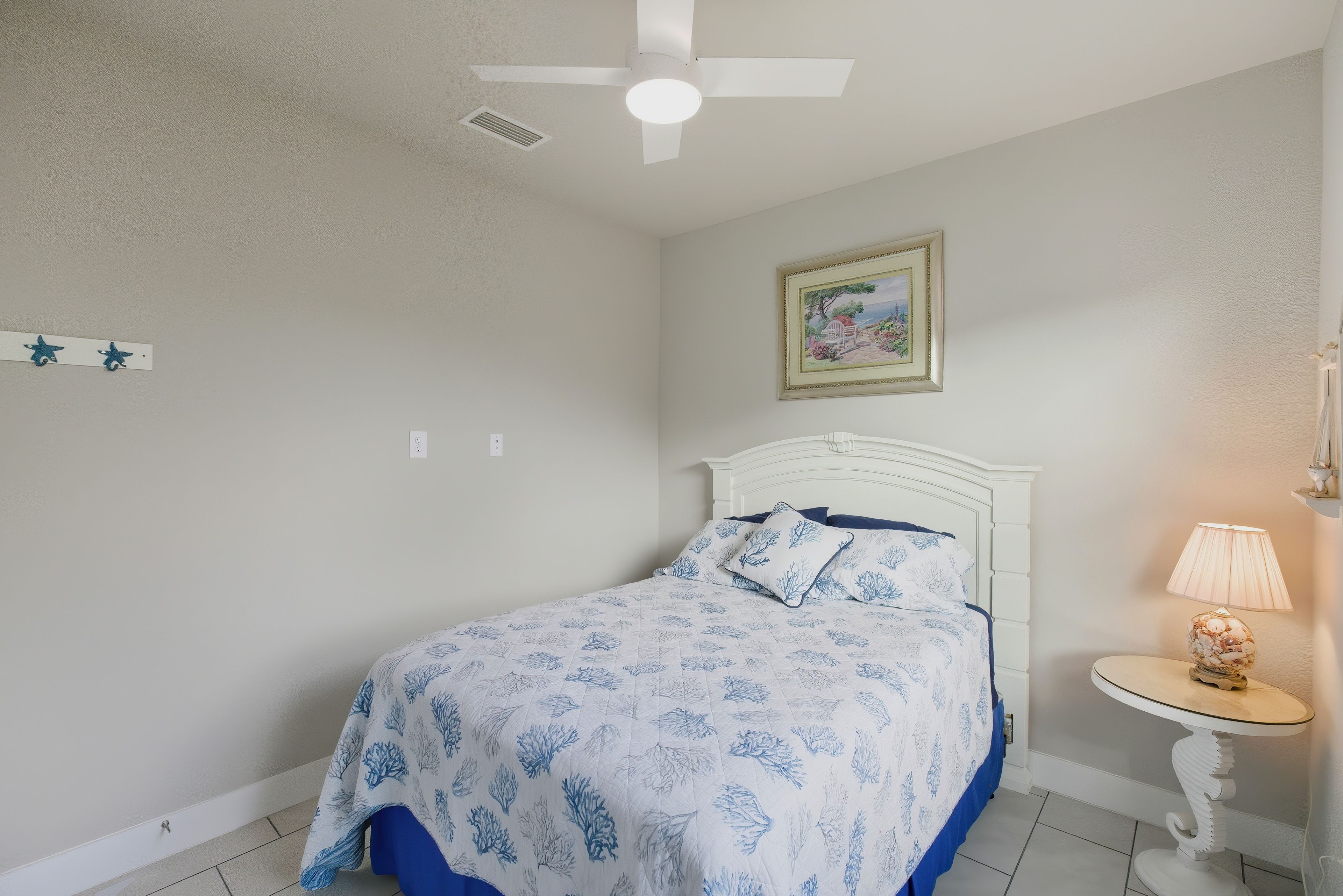 Bedroom 2 | Queen Bed