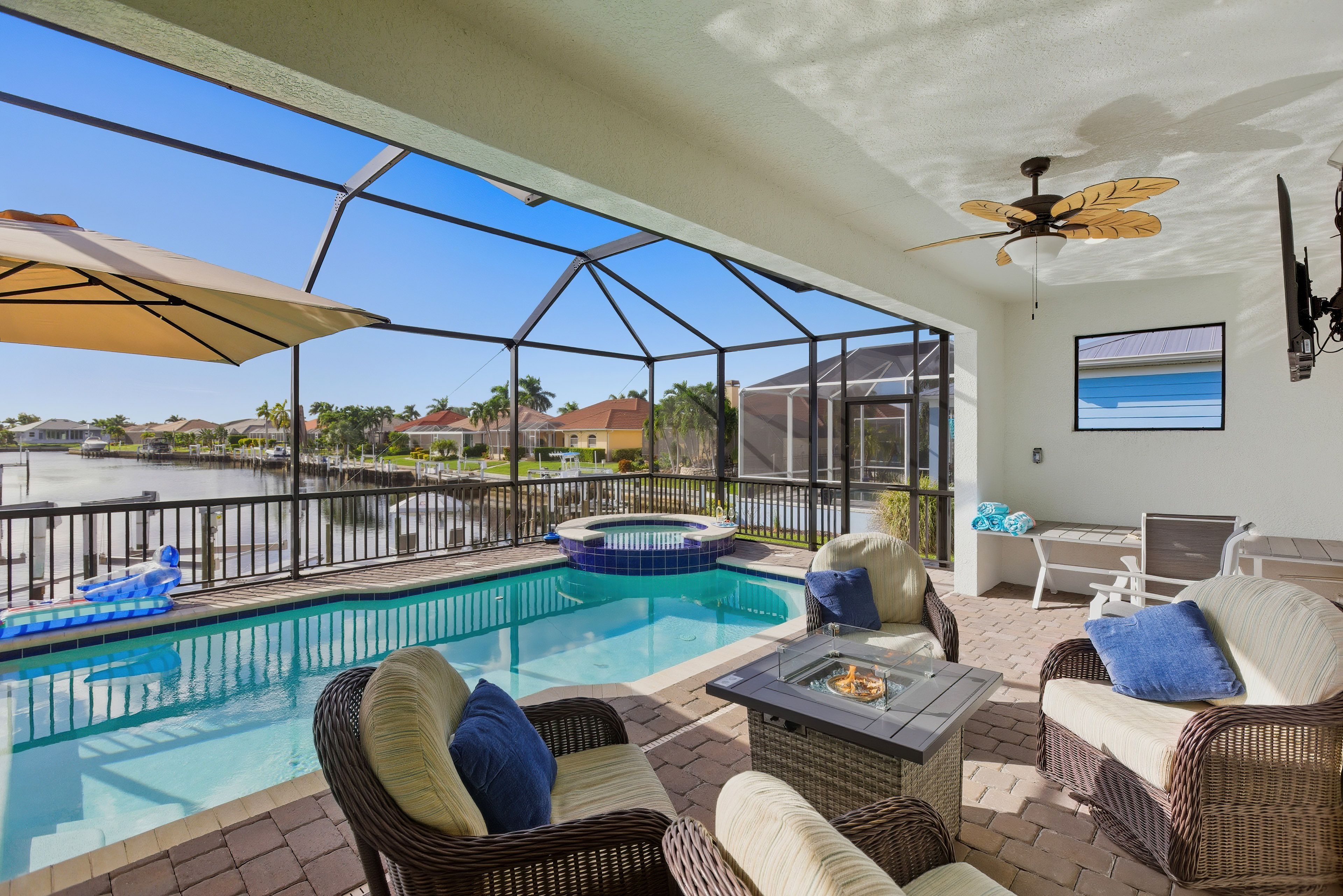 Lanai | Fire Table
