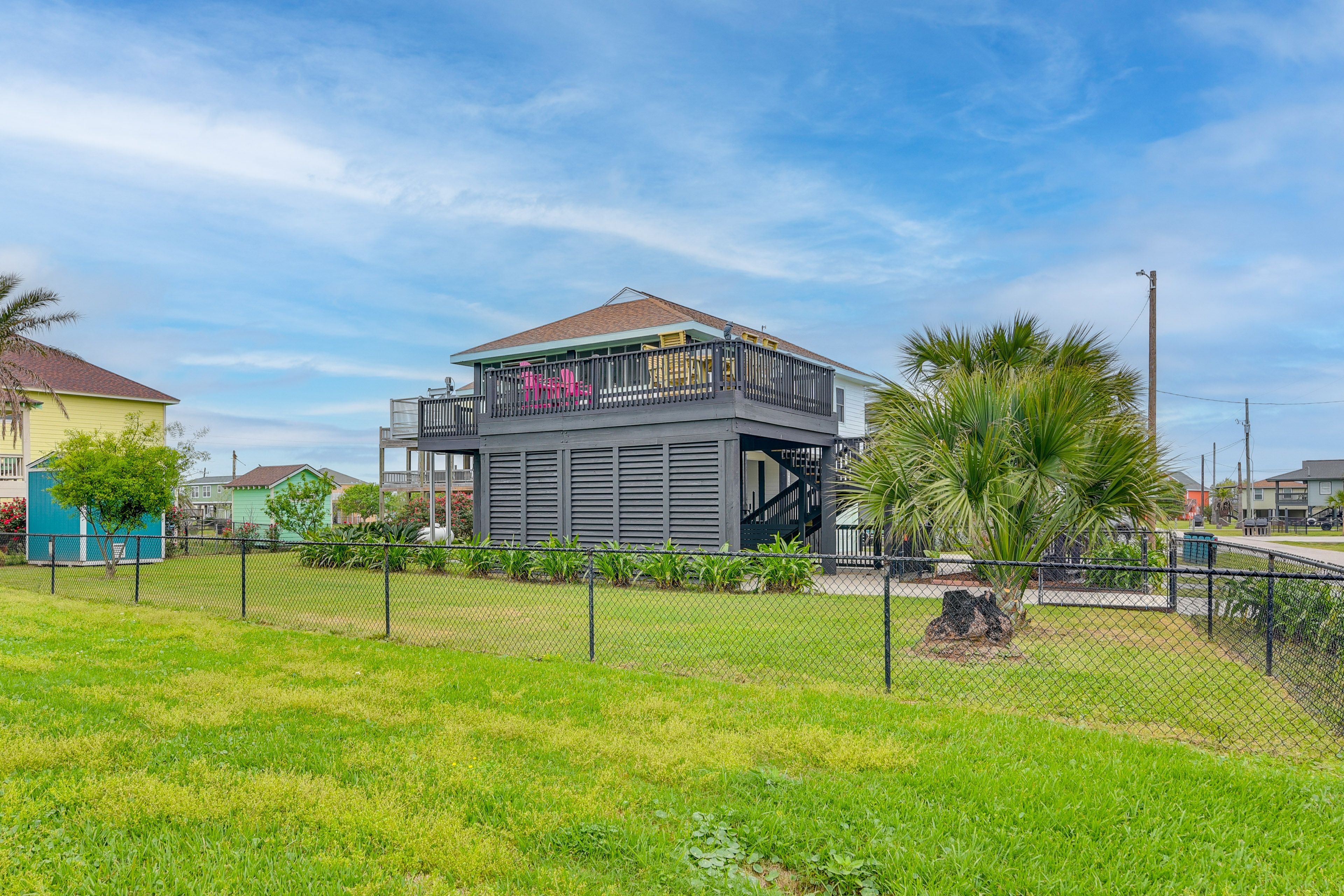 Property Exterior | Fully Fenced Yard