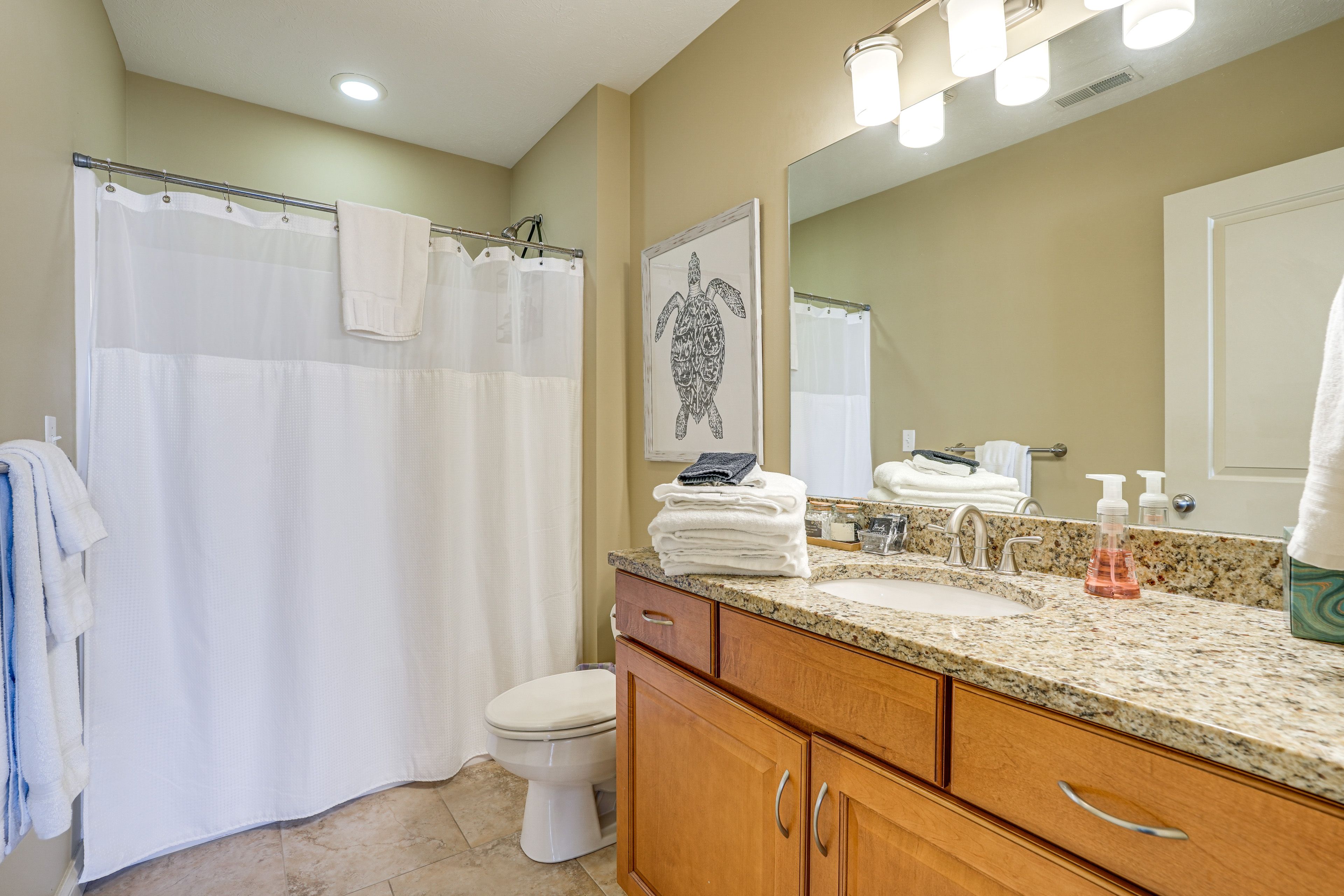 Full Bath | Complimentary Toiletries