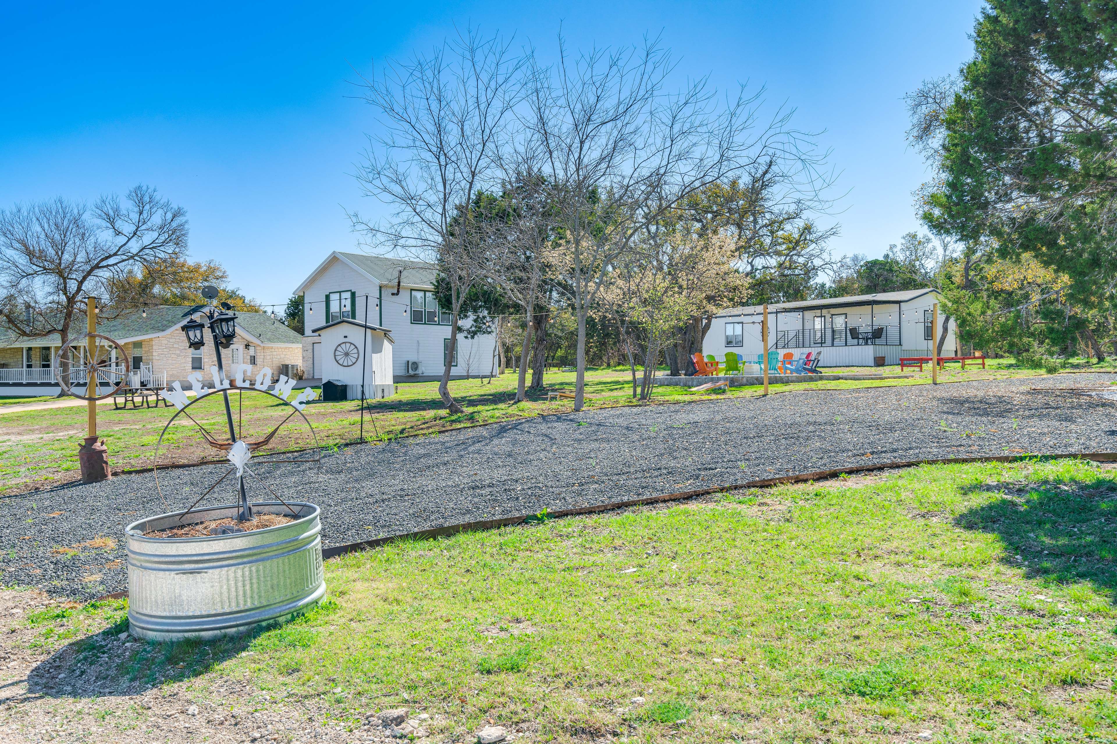 Property Exterior | Driveway Parking (8 Vehicles) | RV/Trailer Parking