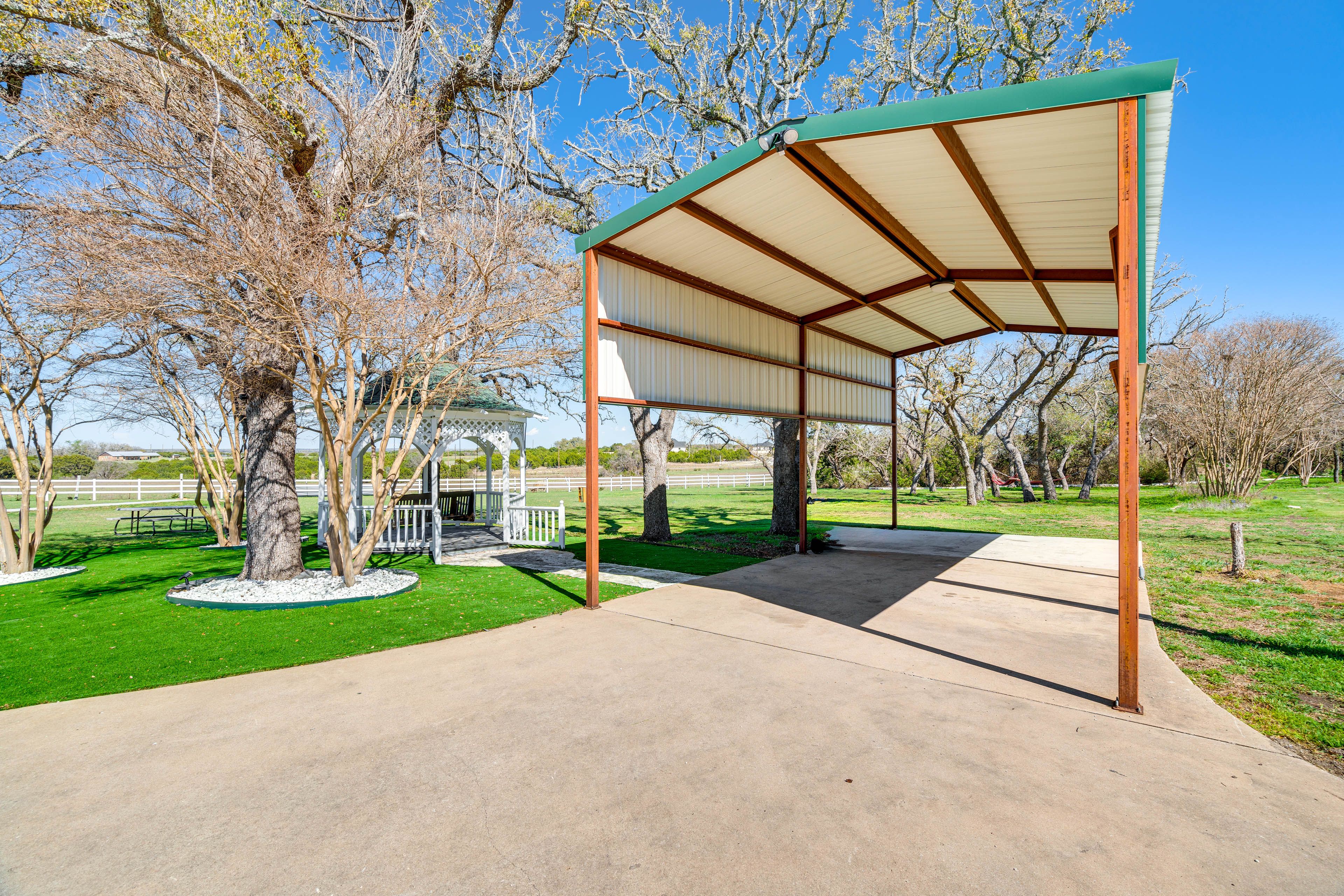 Carport | Parking (4 Vehicles)