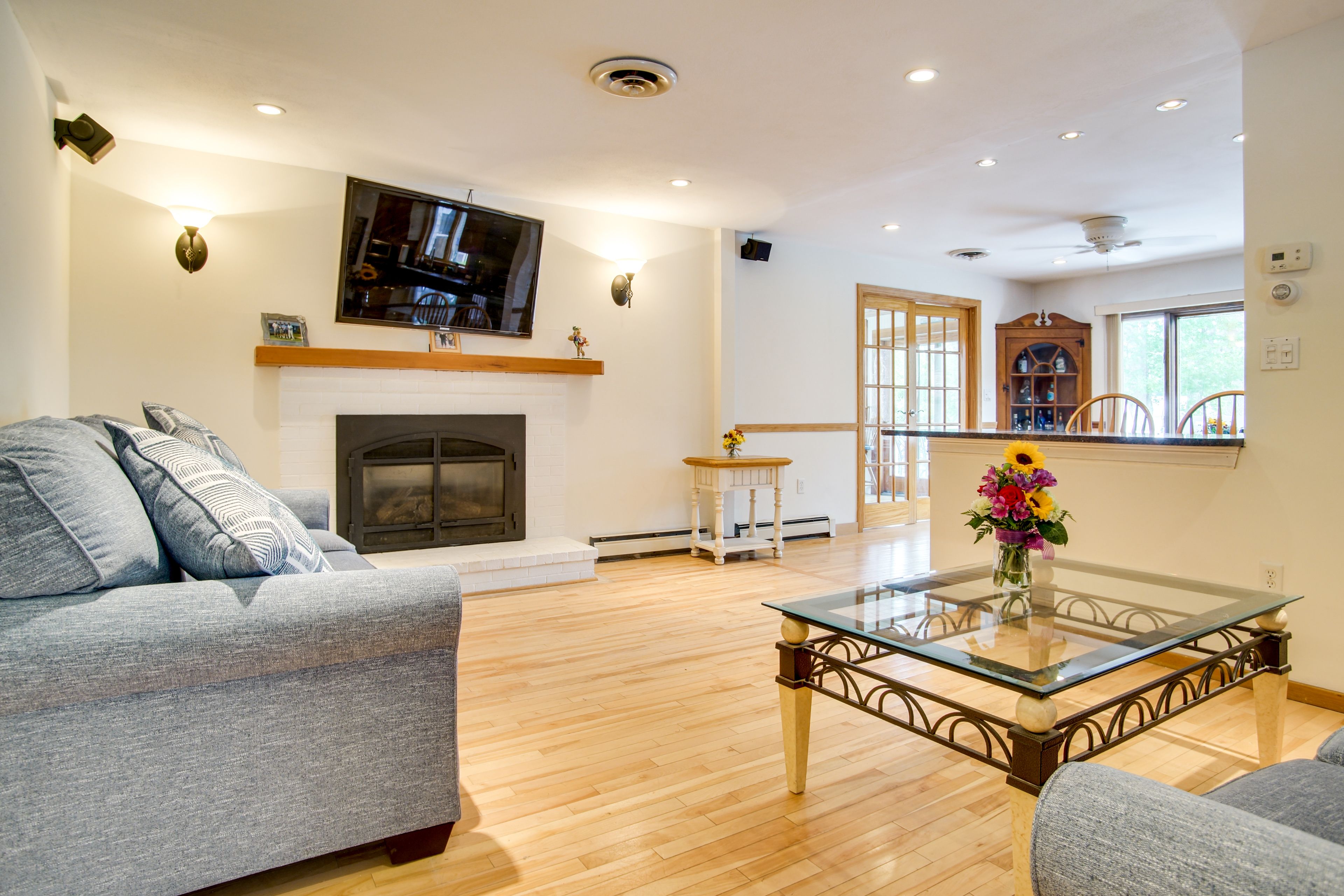 Living Room | Full Sleeper Sofa | Smart TV
