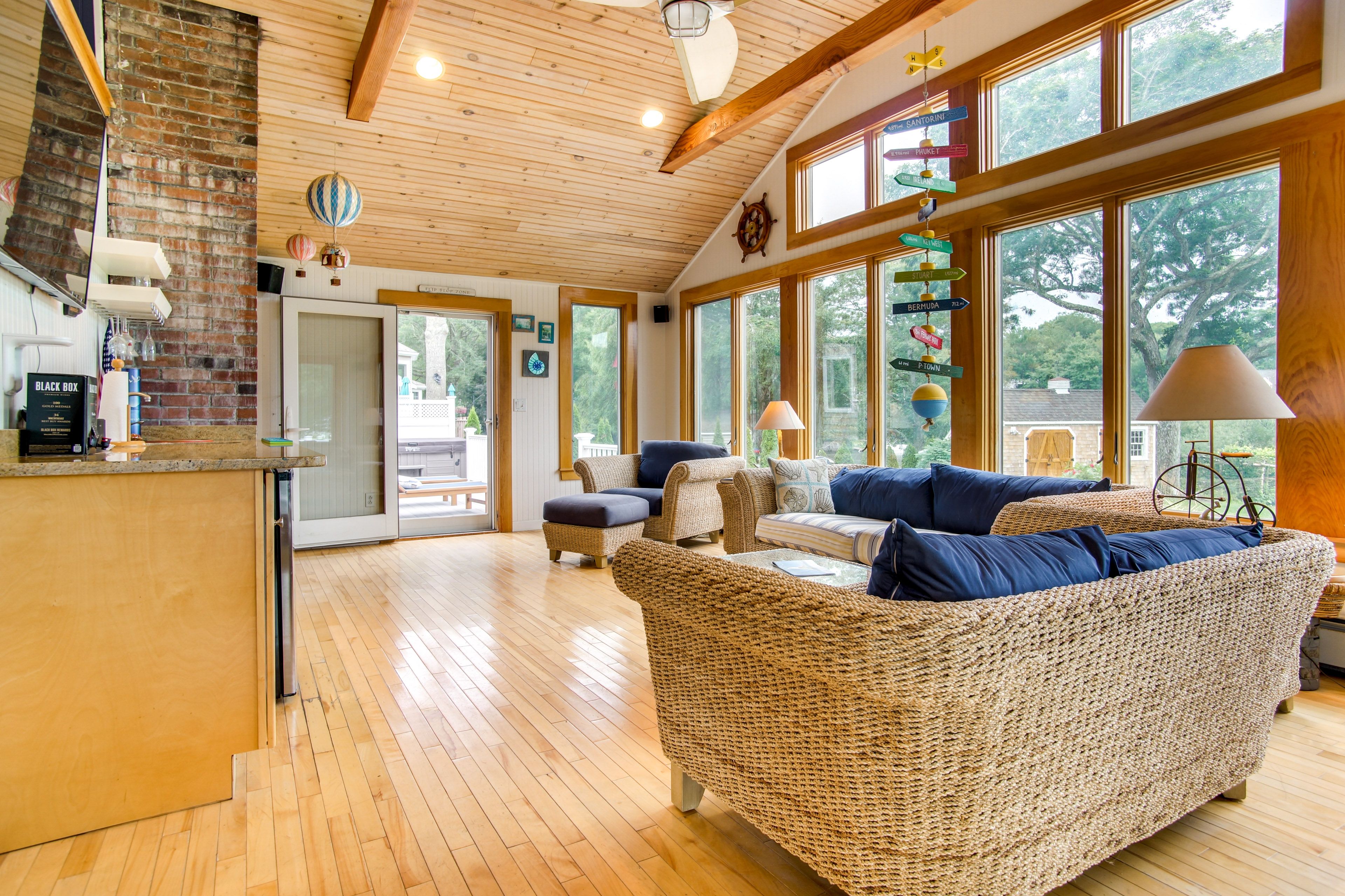 Enclosed Sunroom | Smart TV | Wet Bar