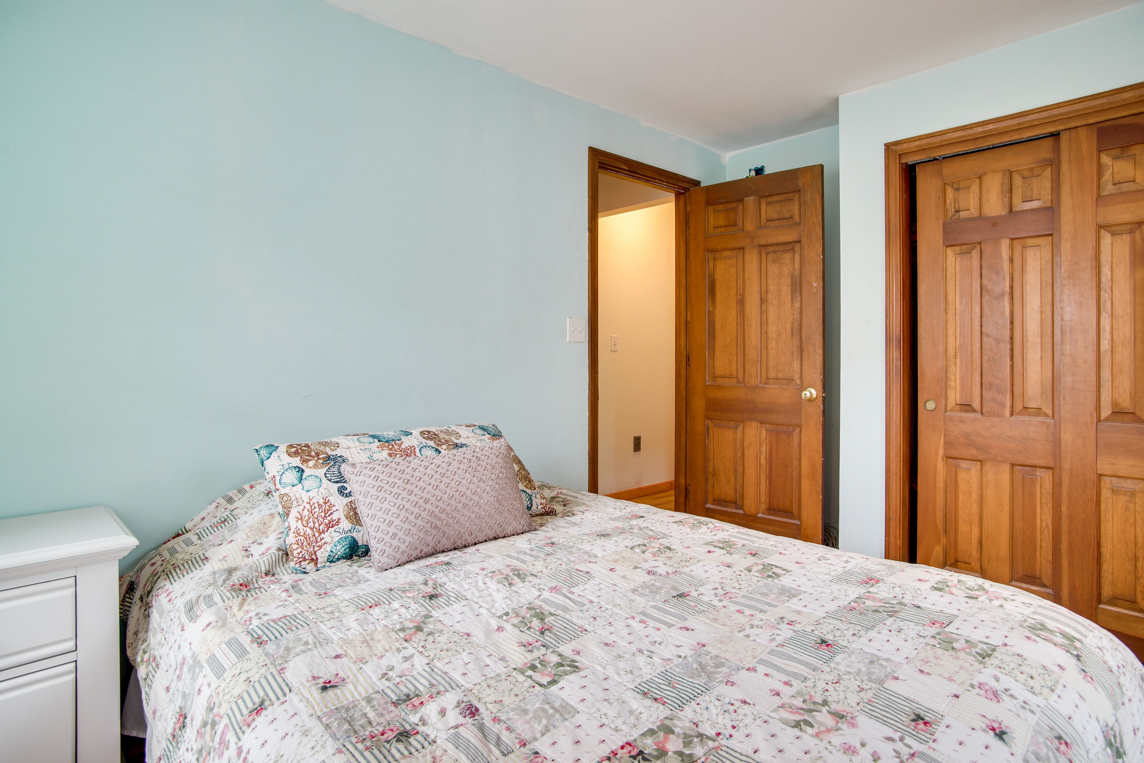 Bedroom 2 | Full Bed | Smart TV