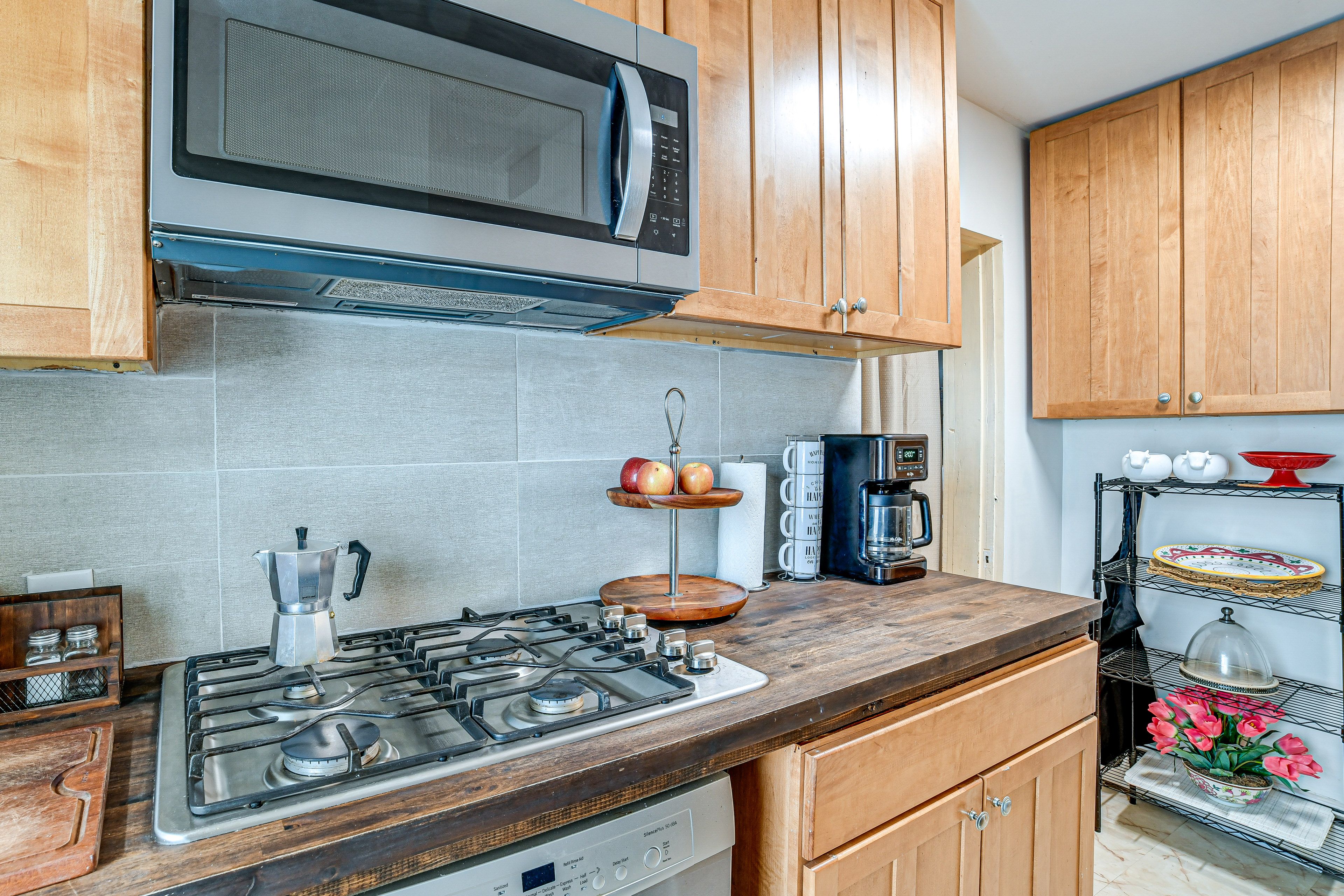 Kitchen | 1st Floor | Drip Coffee Pot & Complimentary Coffee | Toaster