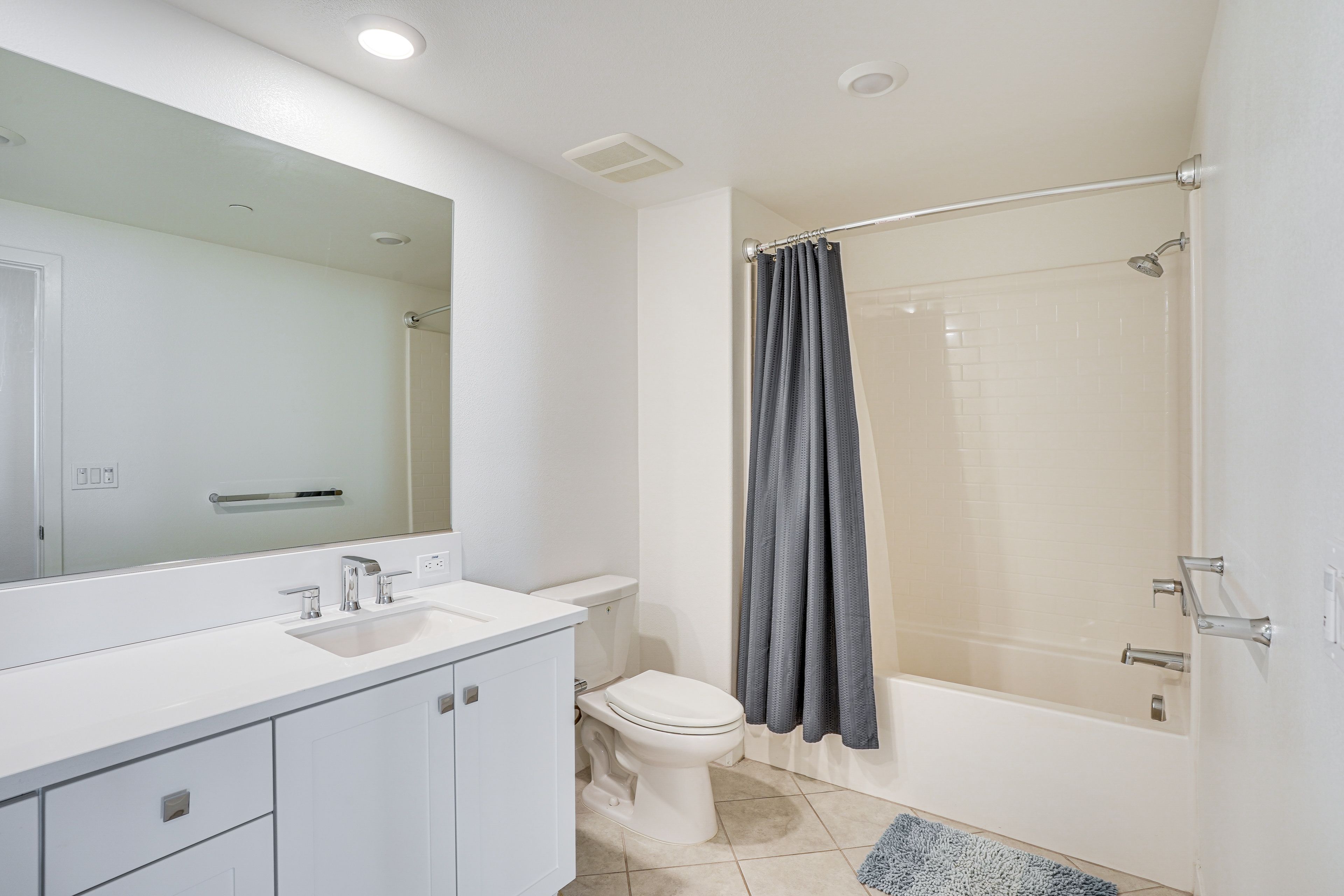 Full Bath | Towels | Complimentary Toiletries
