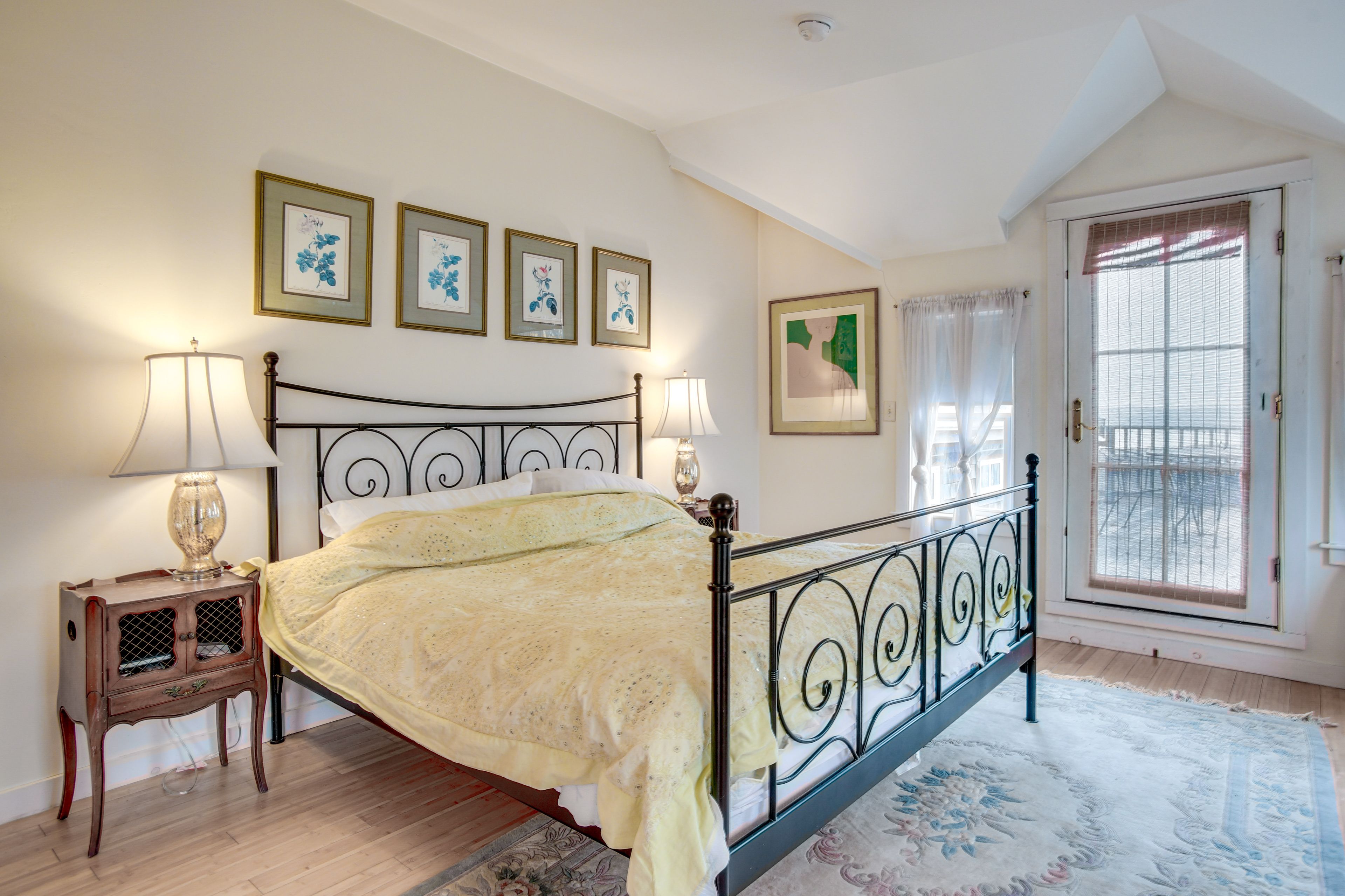 Bedroom 1 | King Bed | 2nd Floor