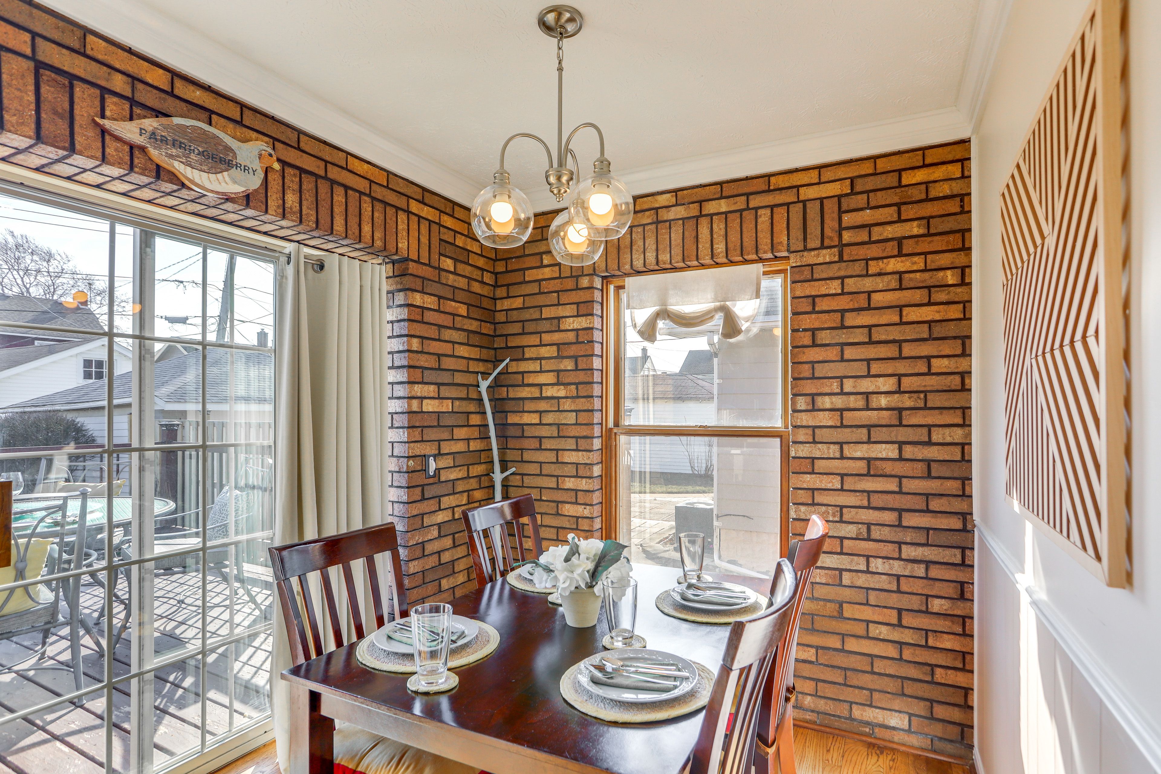 Dining Area | Main Level
