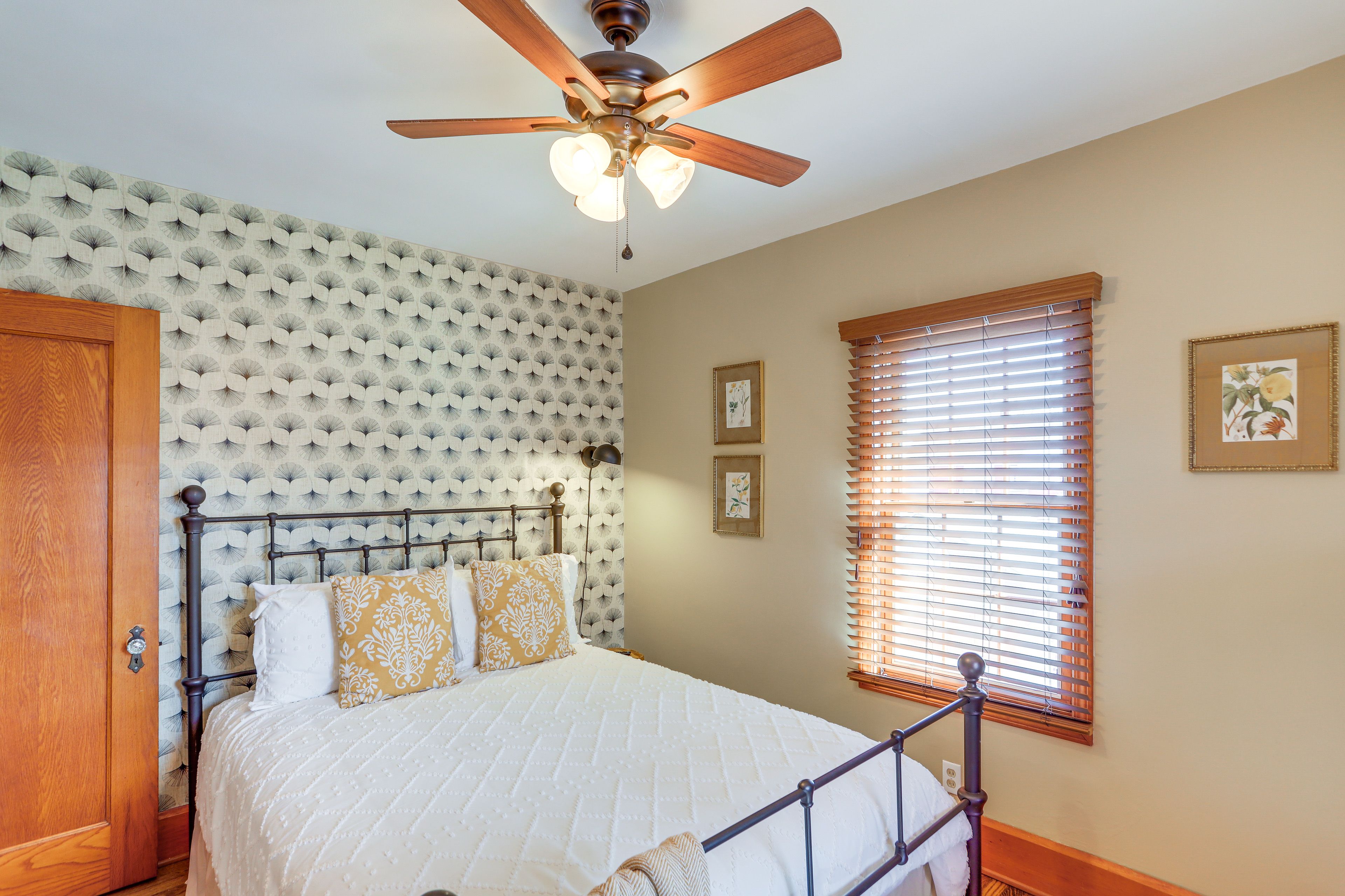 Bedroom 2 | Queen Bed | Upper Level