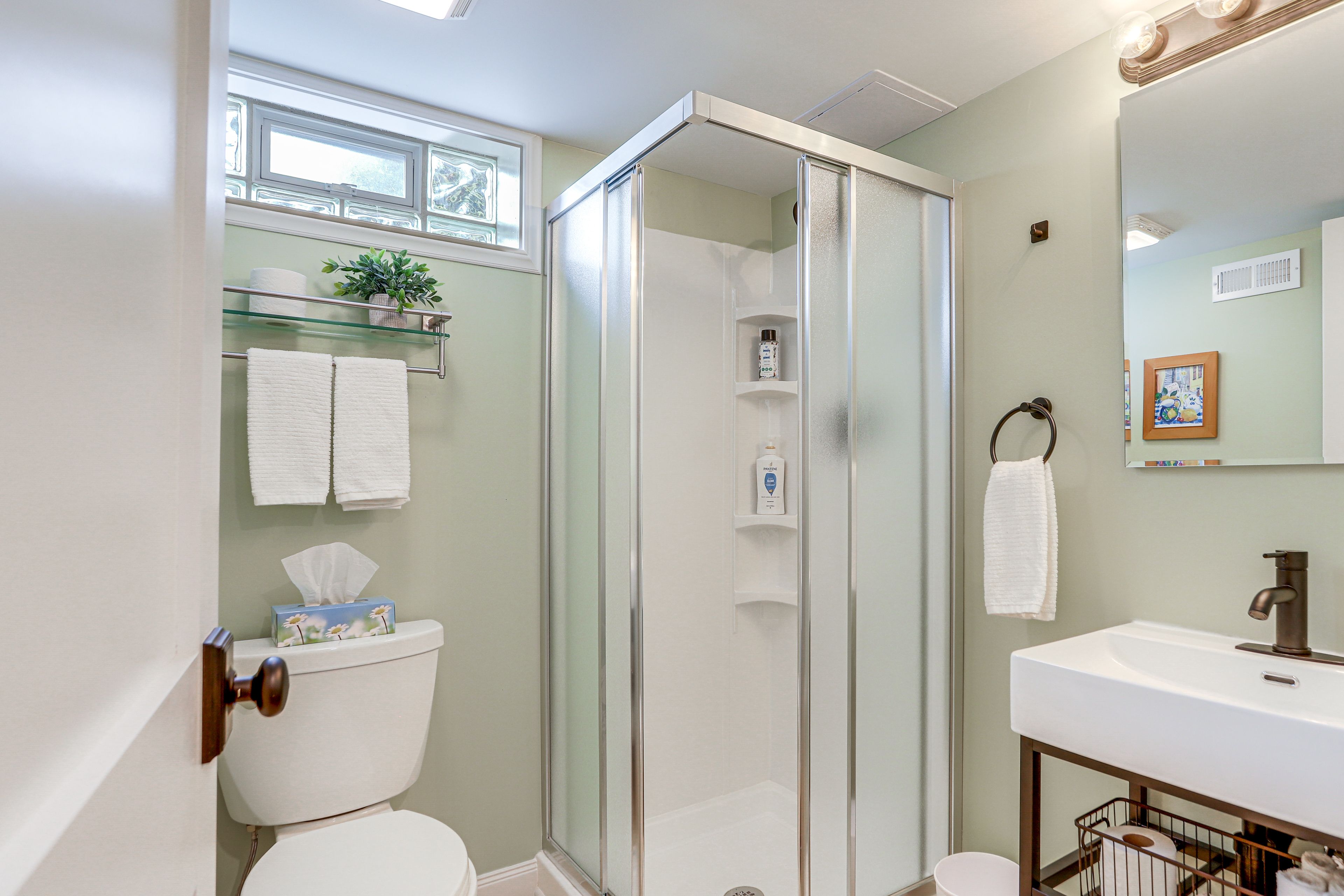 Full Bath | Complimentary Toiletries | Basement