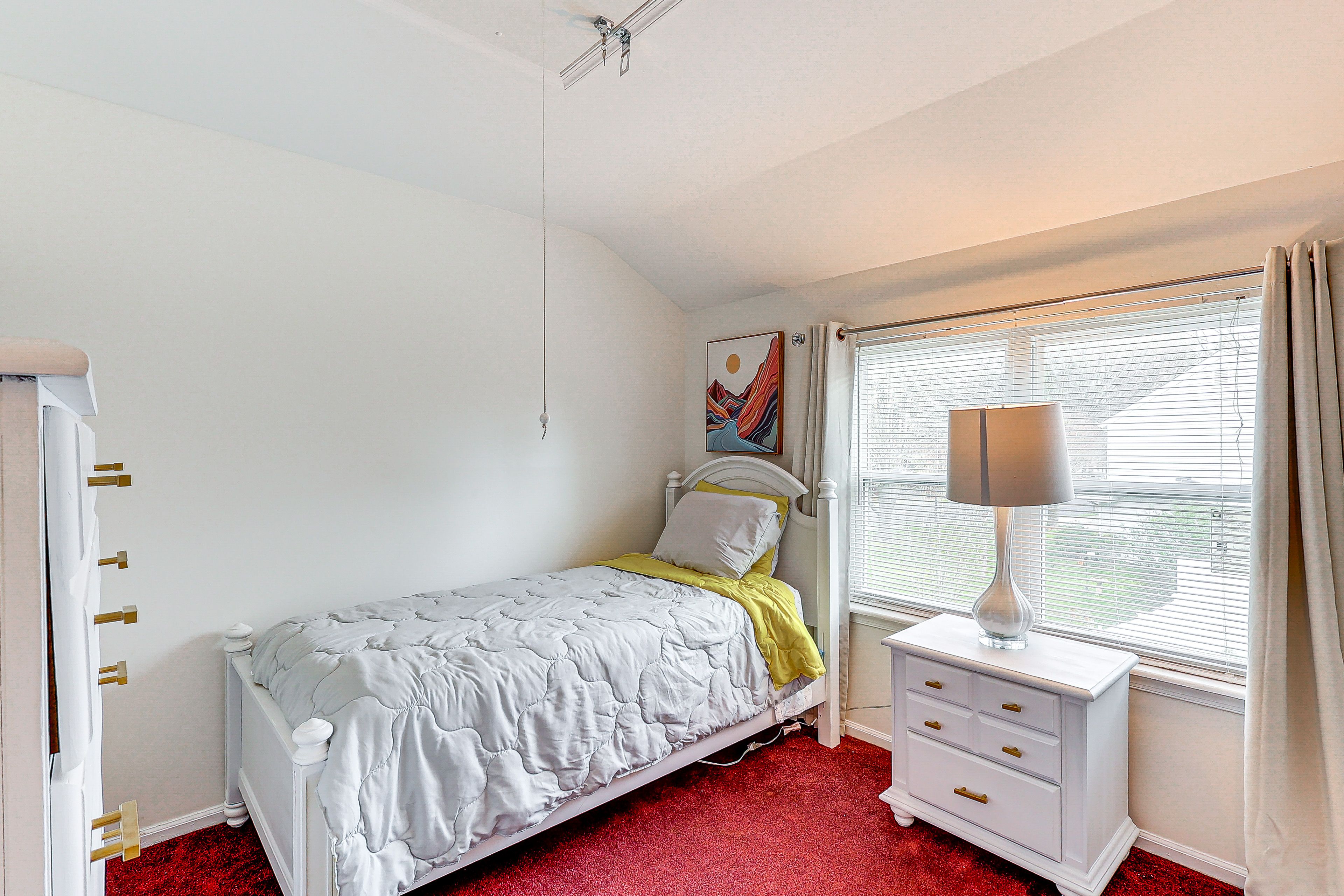 Bedroom 3 | Twin Bed | 2nd Floor