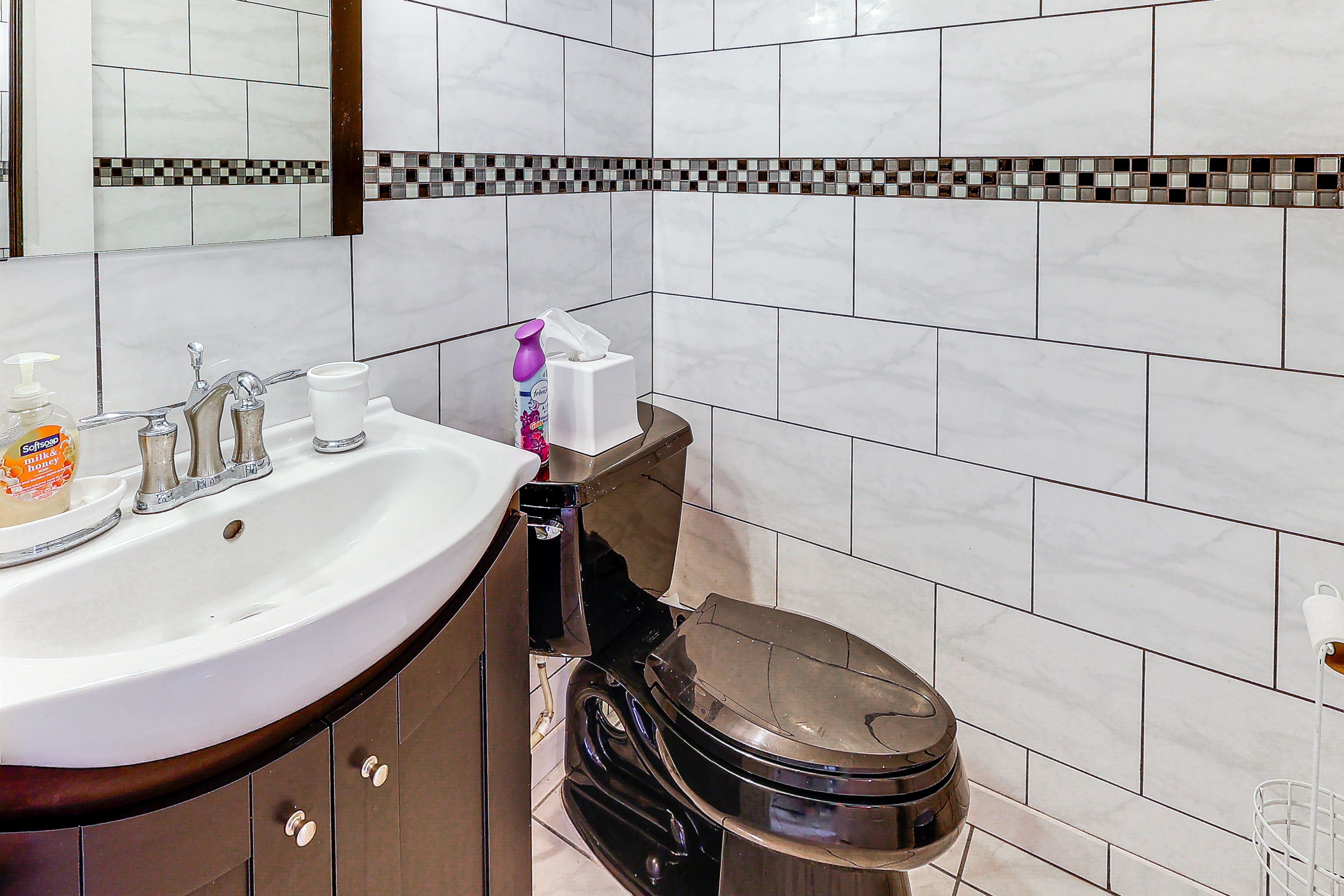 Half Bathroom | 1st Floor