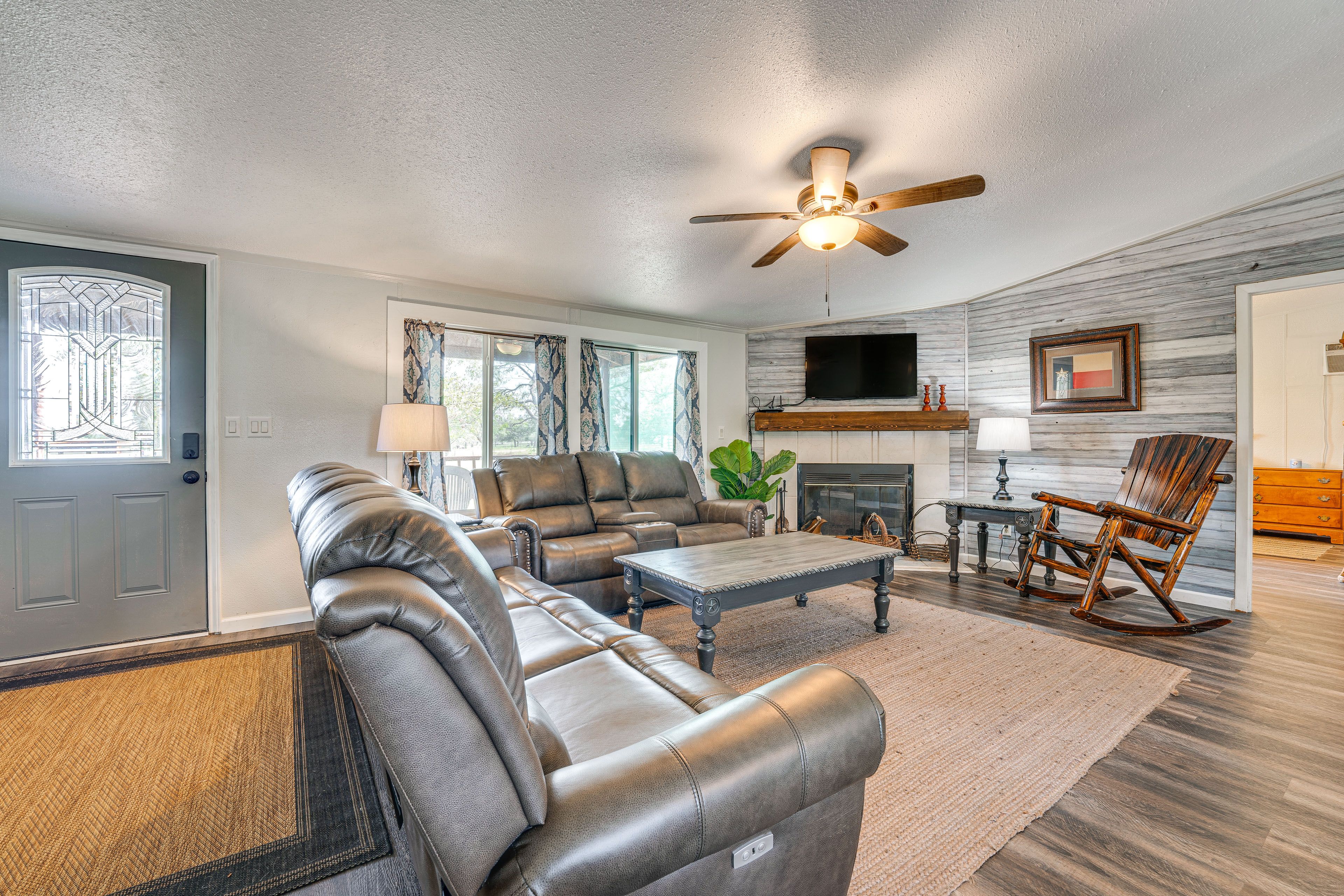 Living Room | Single-Story Home | Free WiFi | Central A/C & Heating