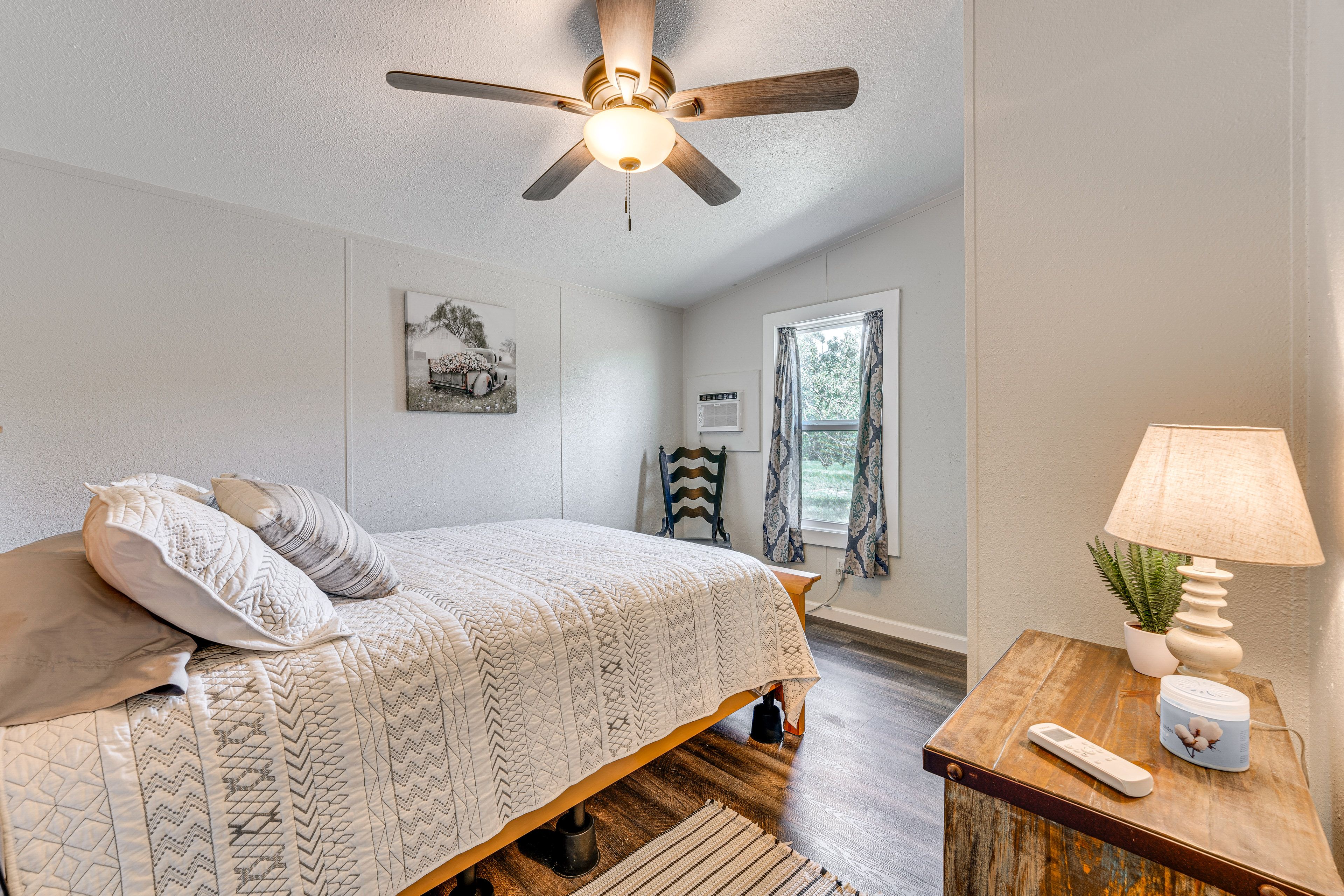 Bedroom 2 | Queen Bed