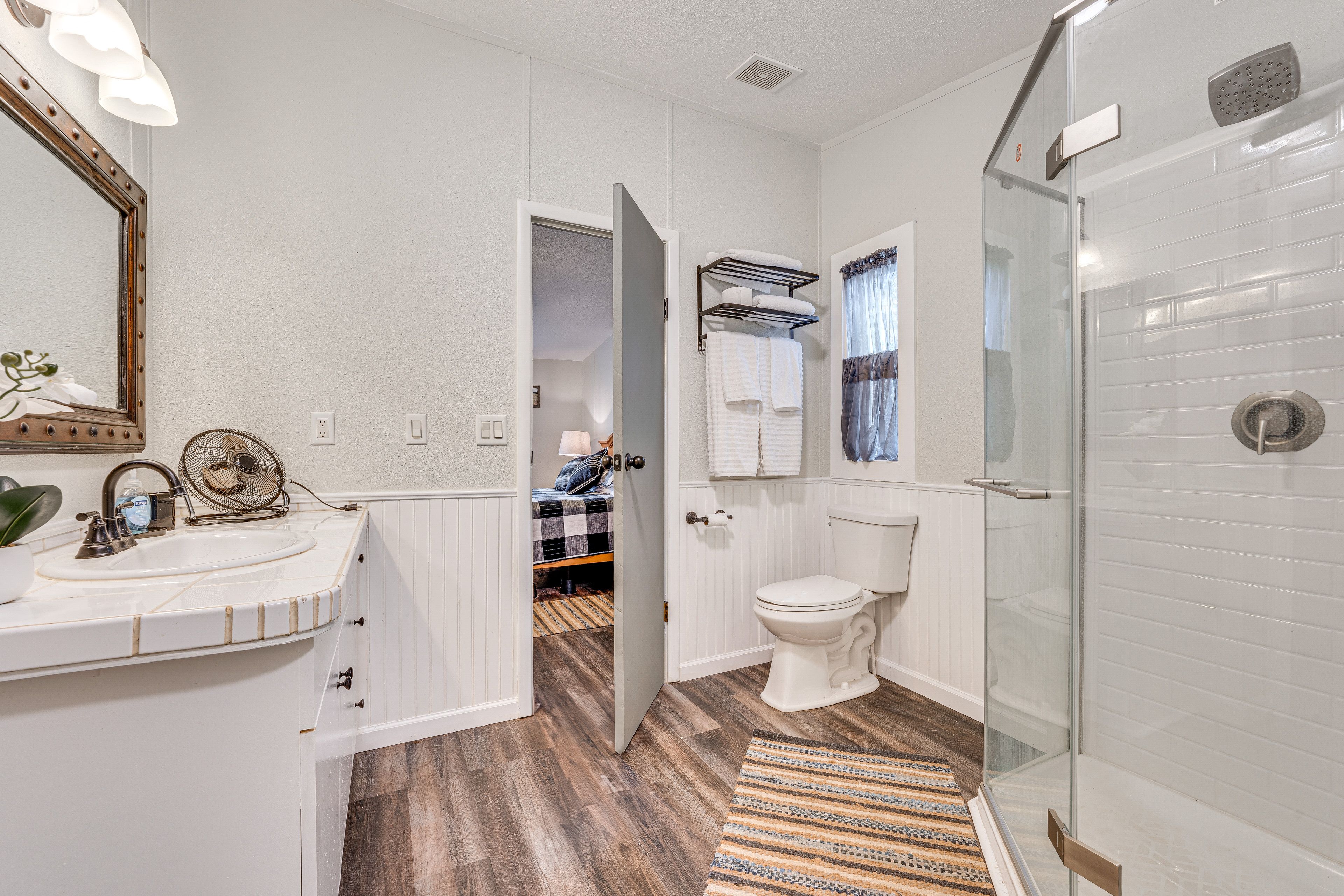 En-Suite Bathroom | Towels Provided