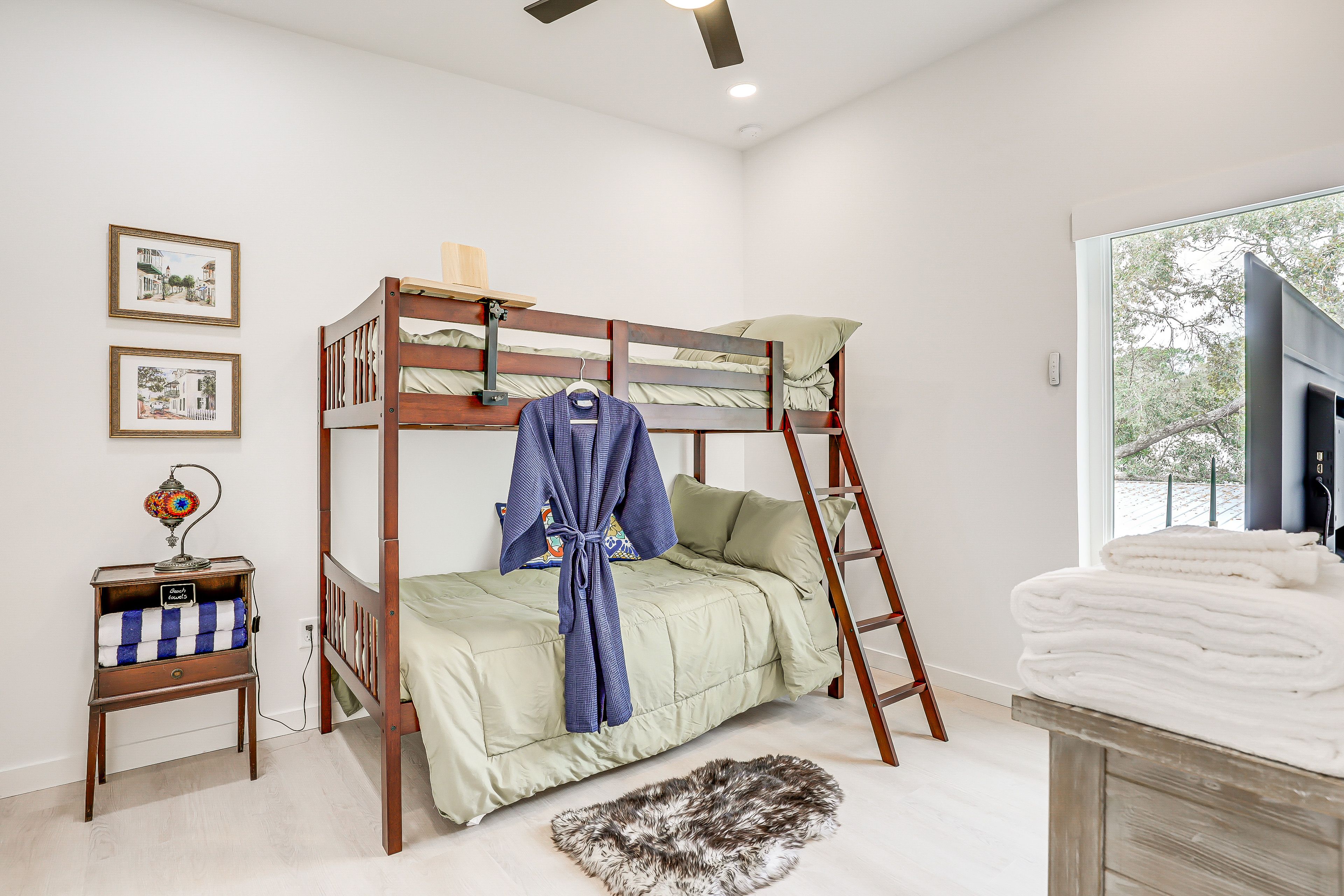 Bedroom 2 | Twin Bunk Bed | Smart TV | 2nd Floor