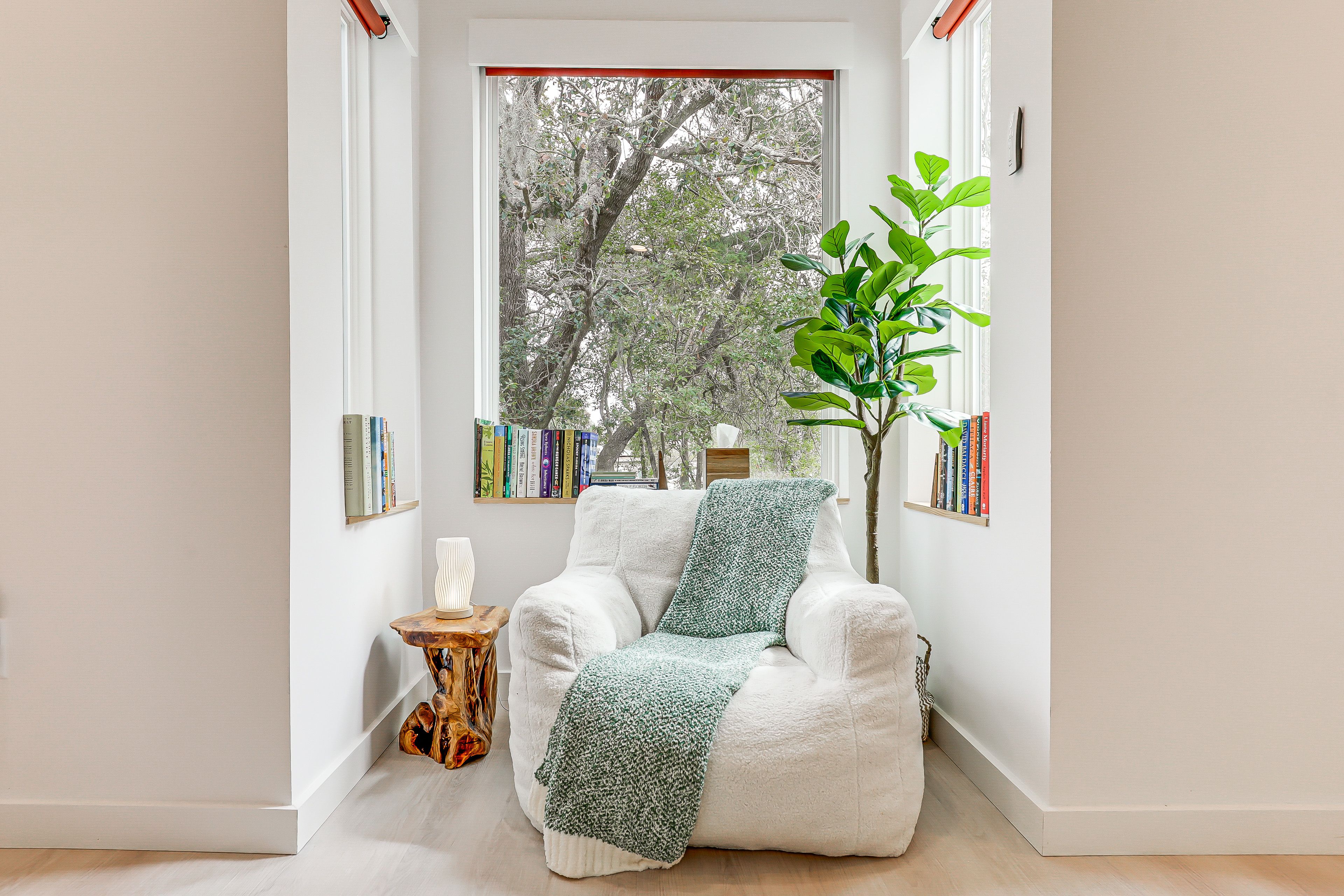 Reading Nook | 2nd Floor