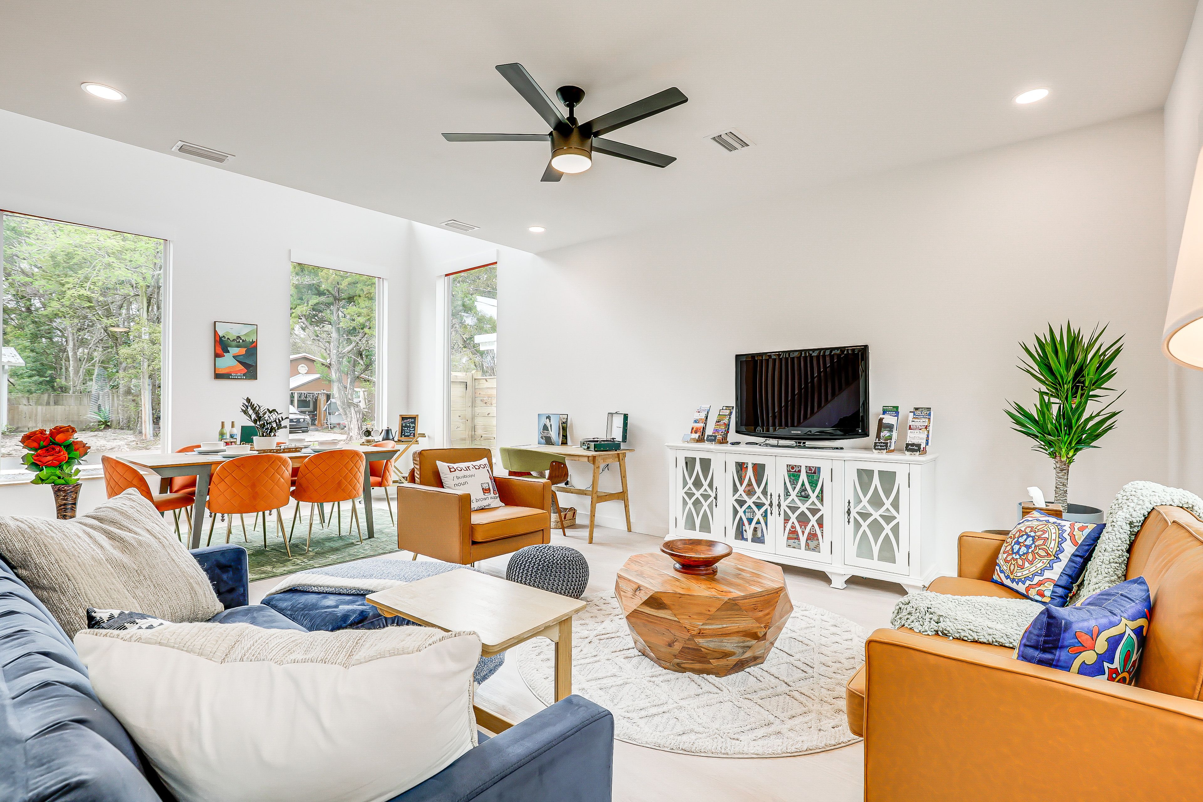 Living Area | Laptop Workspace | Free WiFi | Smart TV | 1st Floor