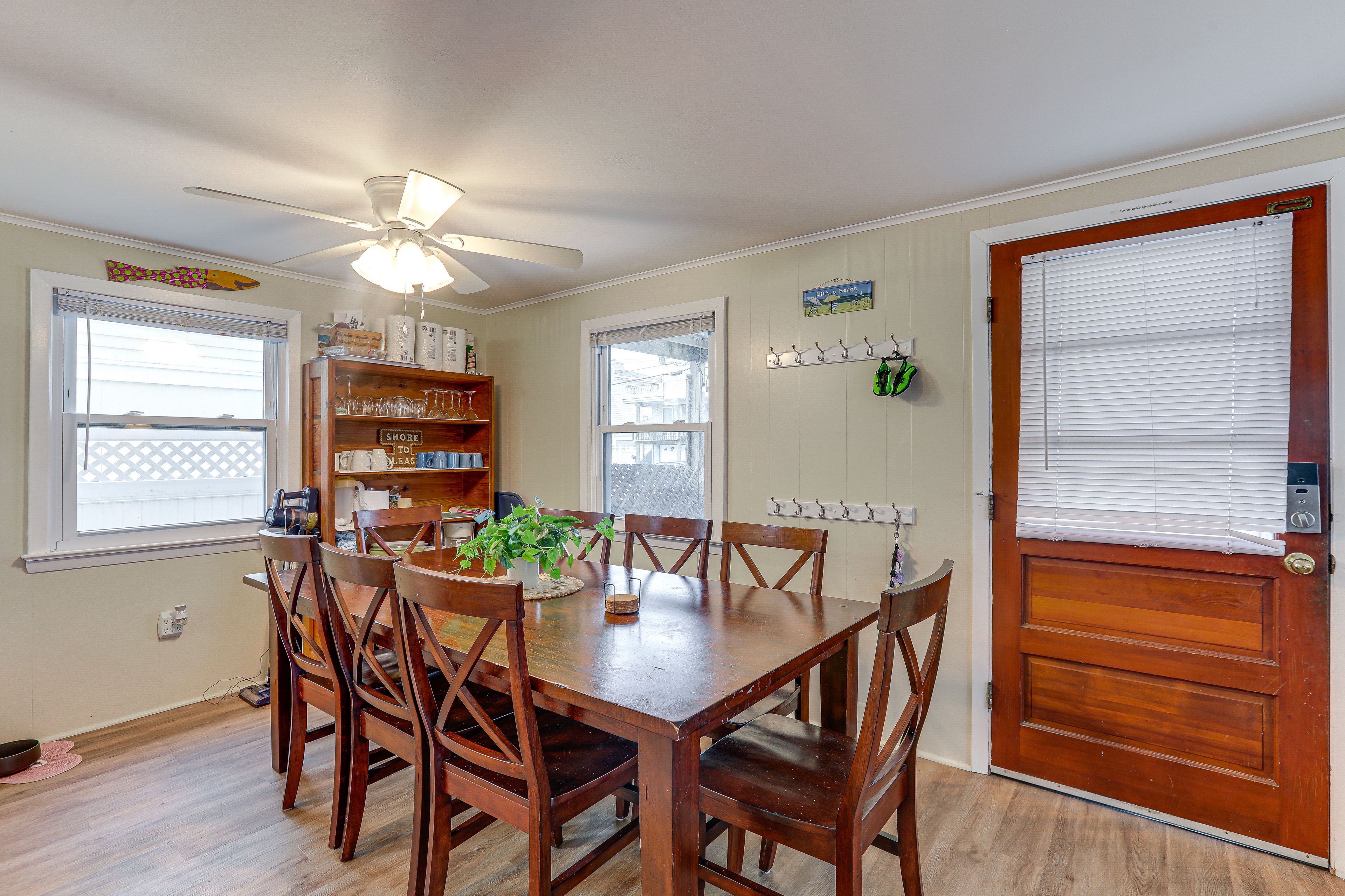 Dining Area | Dishware/Flatware