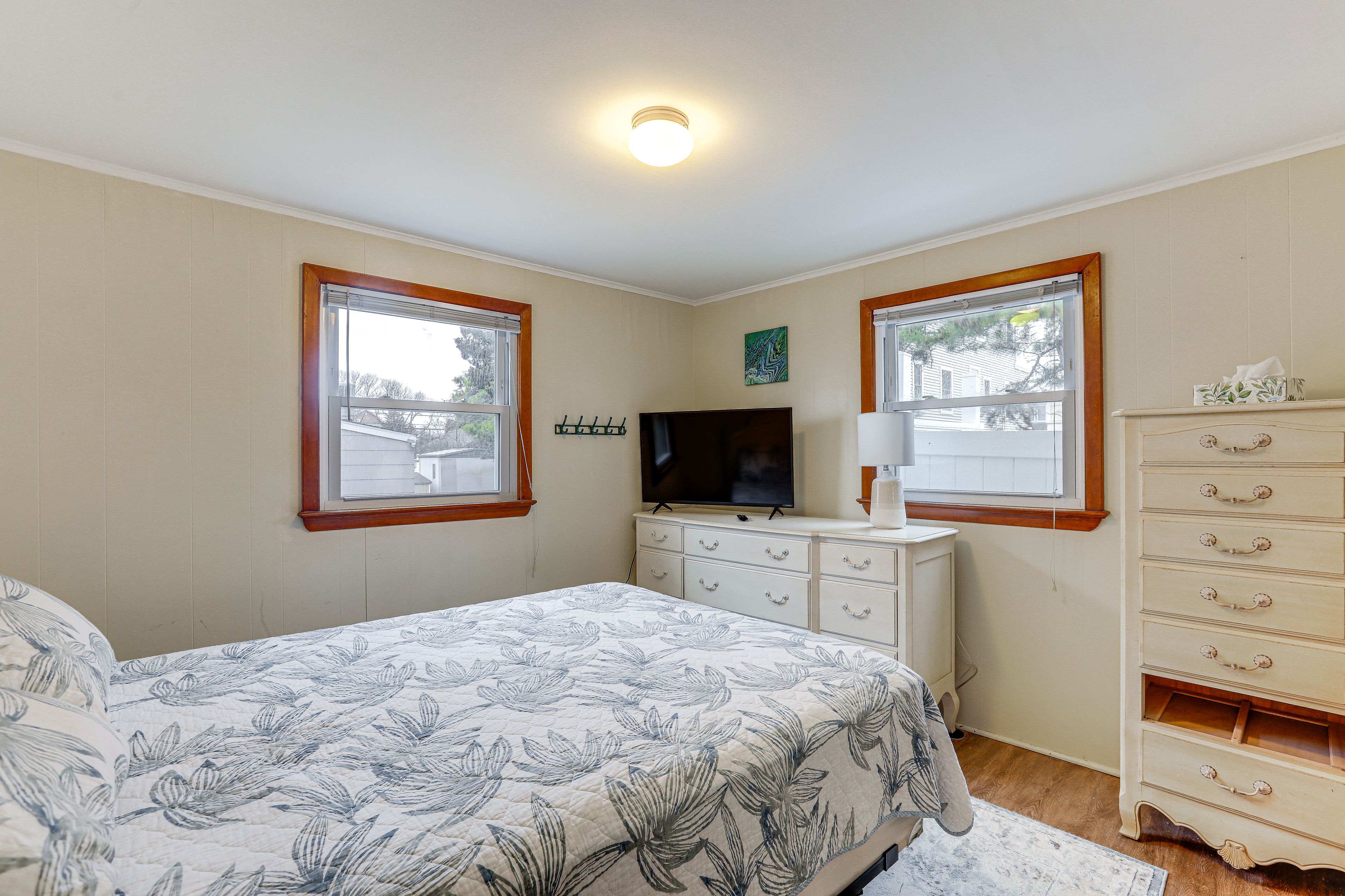 Bedroom 1 | Queen Bed | Linens Not Provided