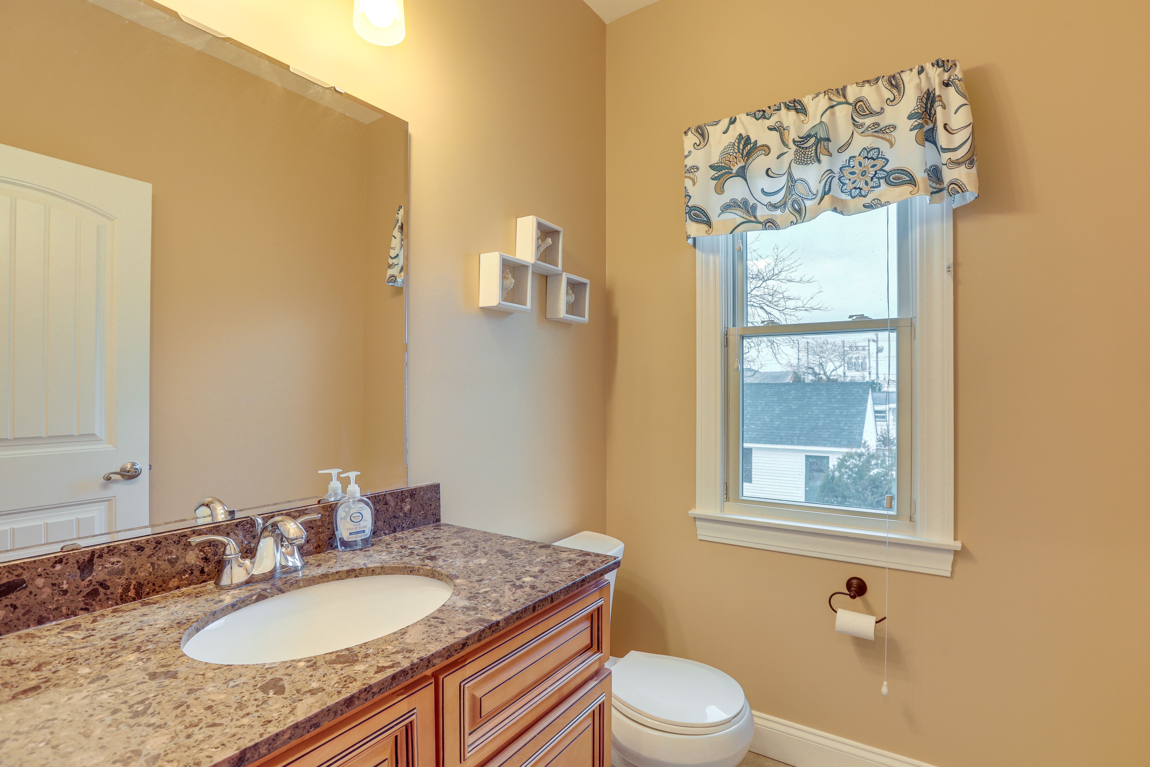 Half Bathroom | 1st Floor