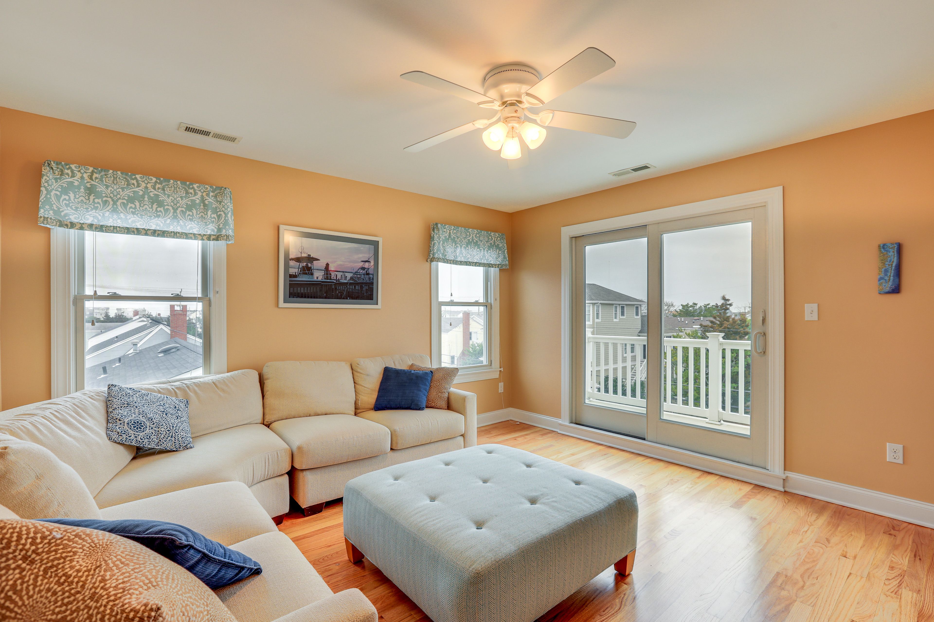 Upper Living Room | Sleeper Sofa | 2nd Floor | Balcony | DVD Player