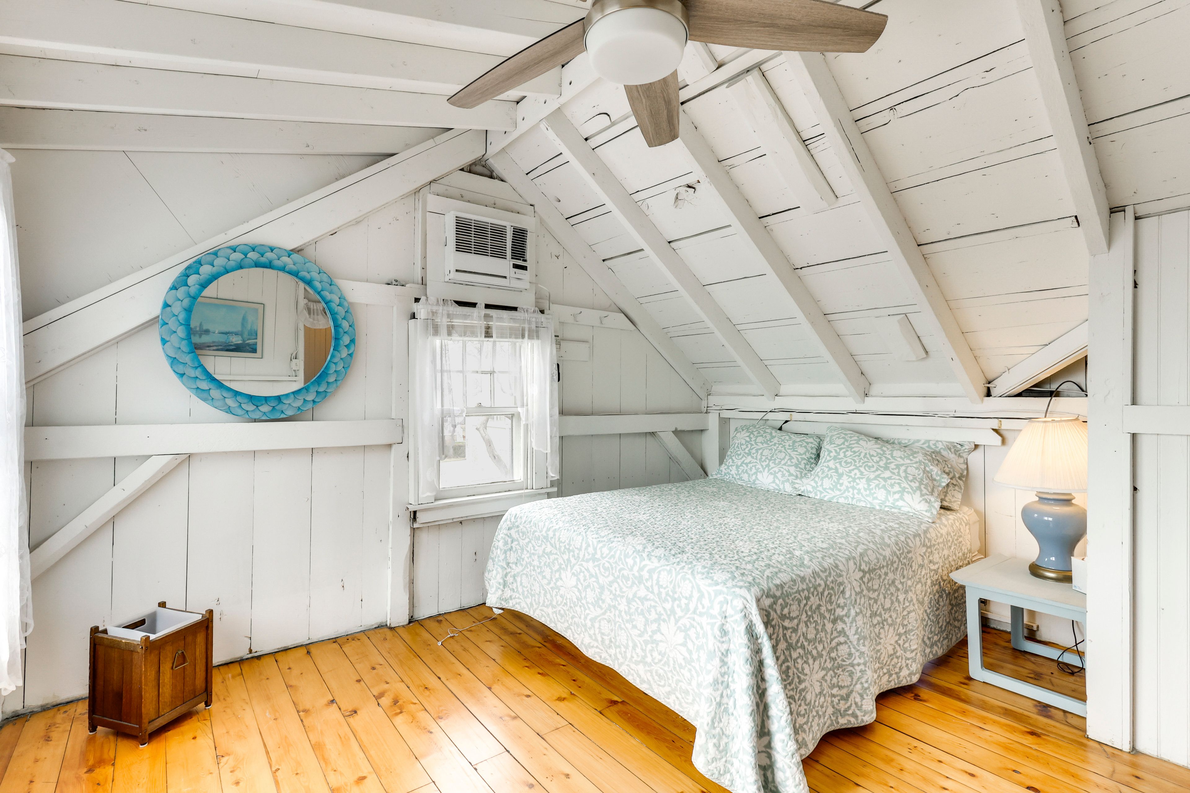 Bedroom 1 | Queen Bed | 2nd Floor
