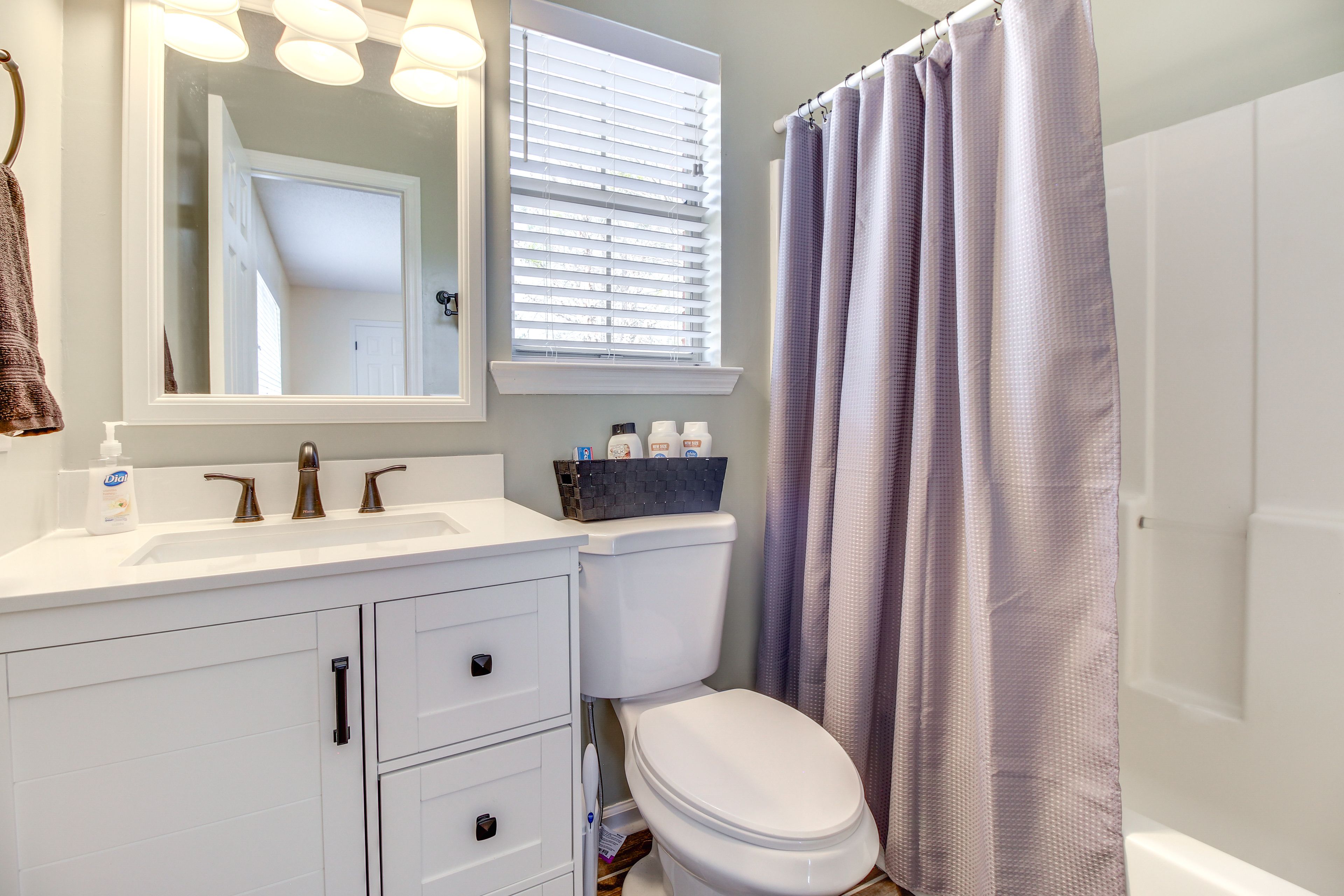 Bathroom | Complimentary Toiletries | Towels Provided