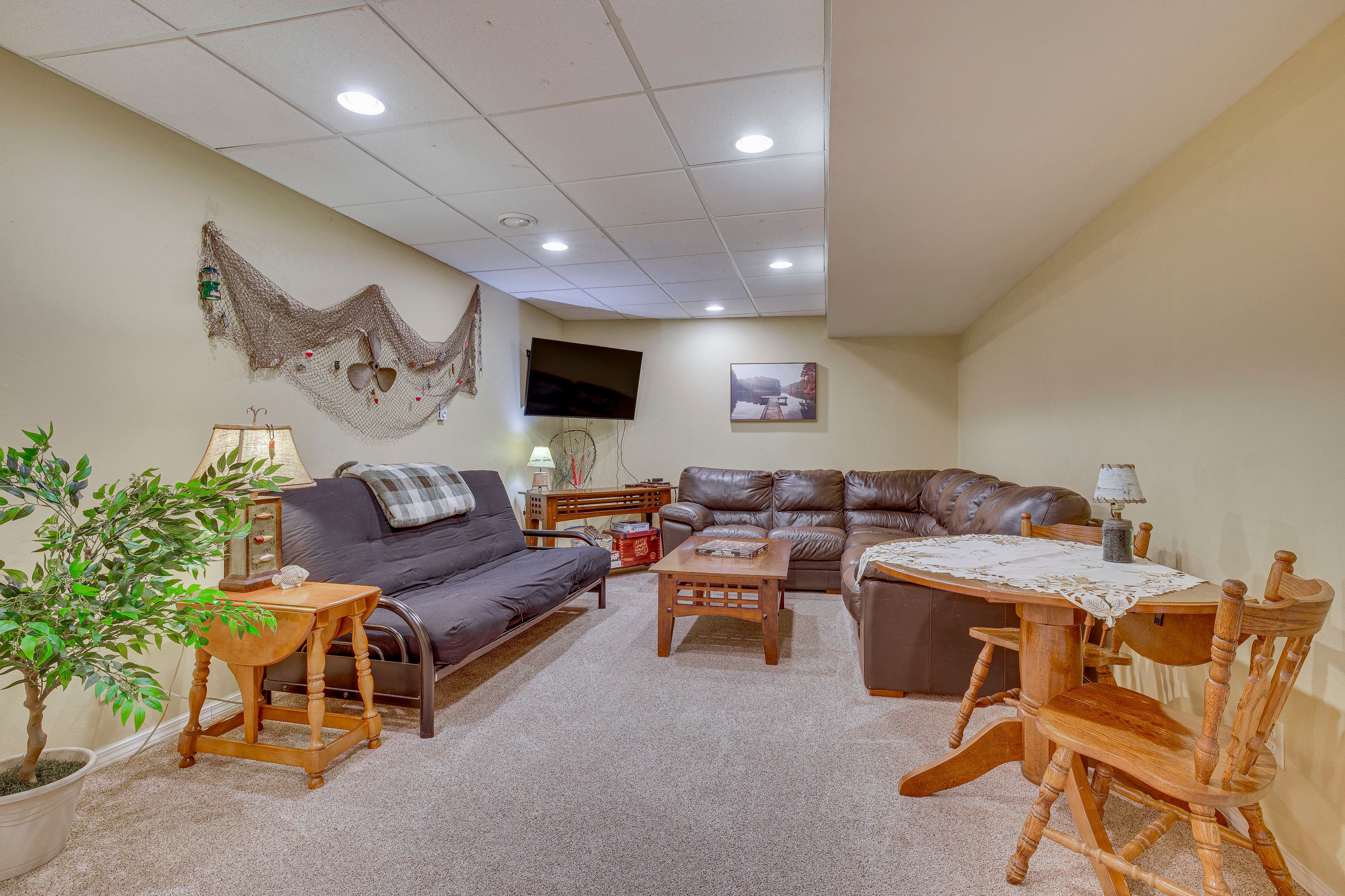 Den | Basement Level | Full Futon | Smart TV