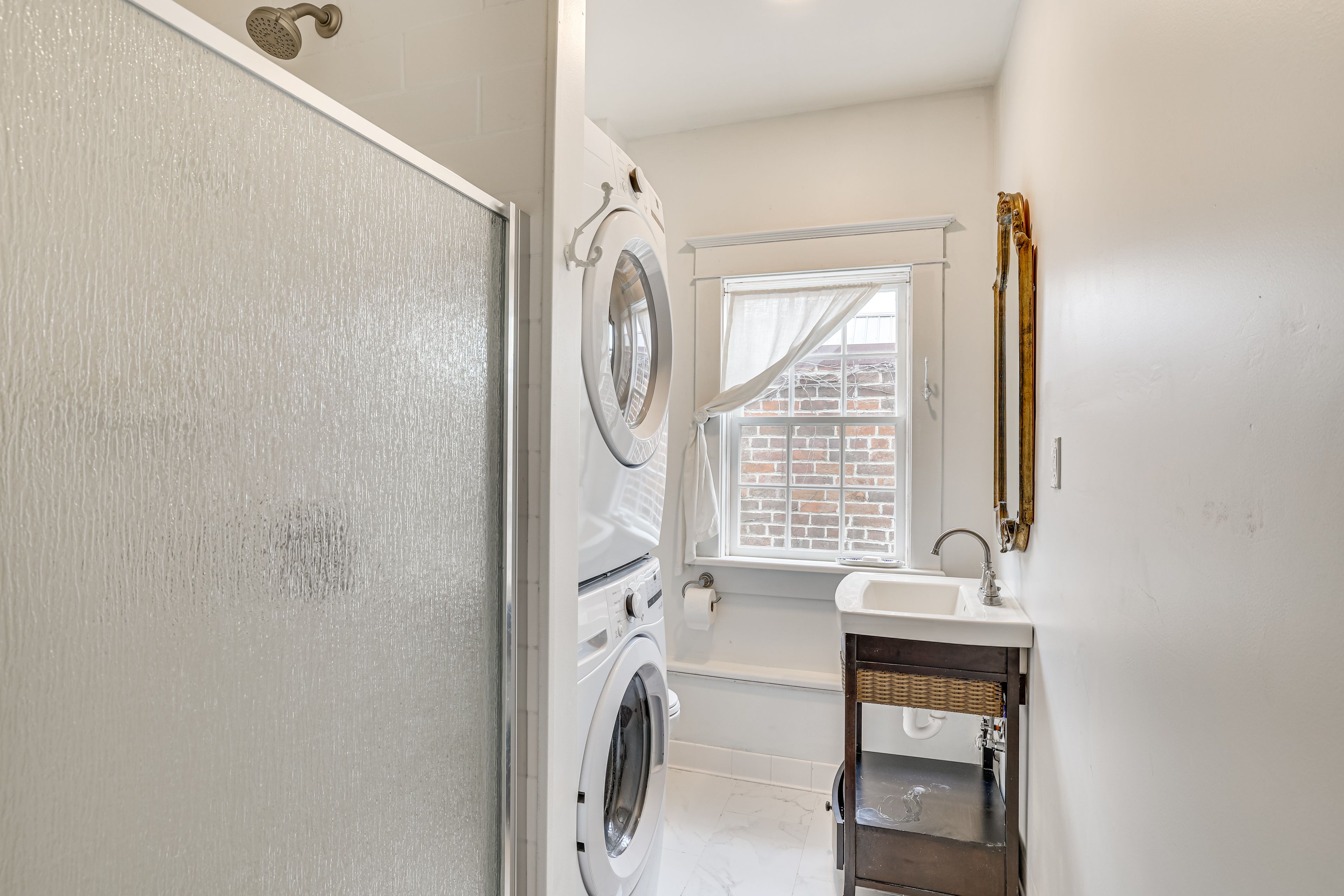 En-Suite Bathroom | Linens & Towels | Washer & Dryer | Walk-In Shower