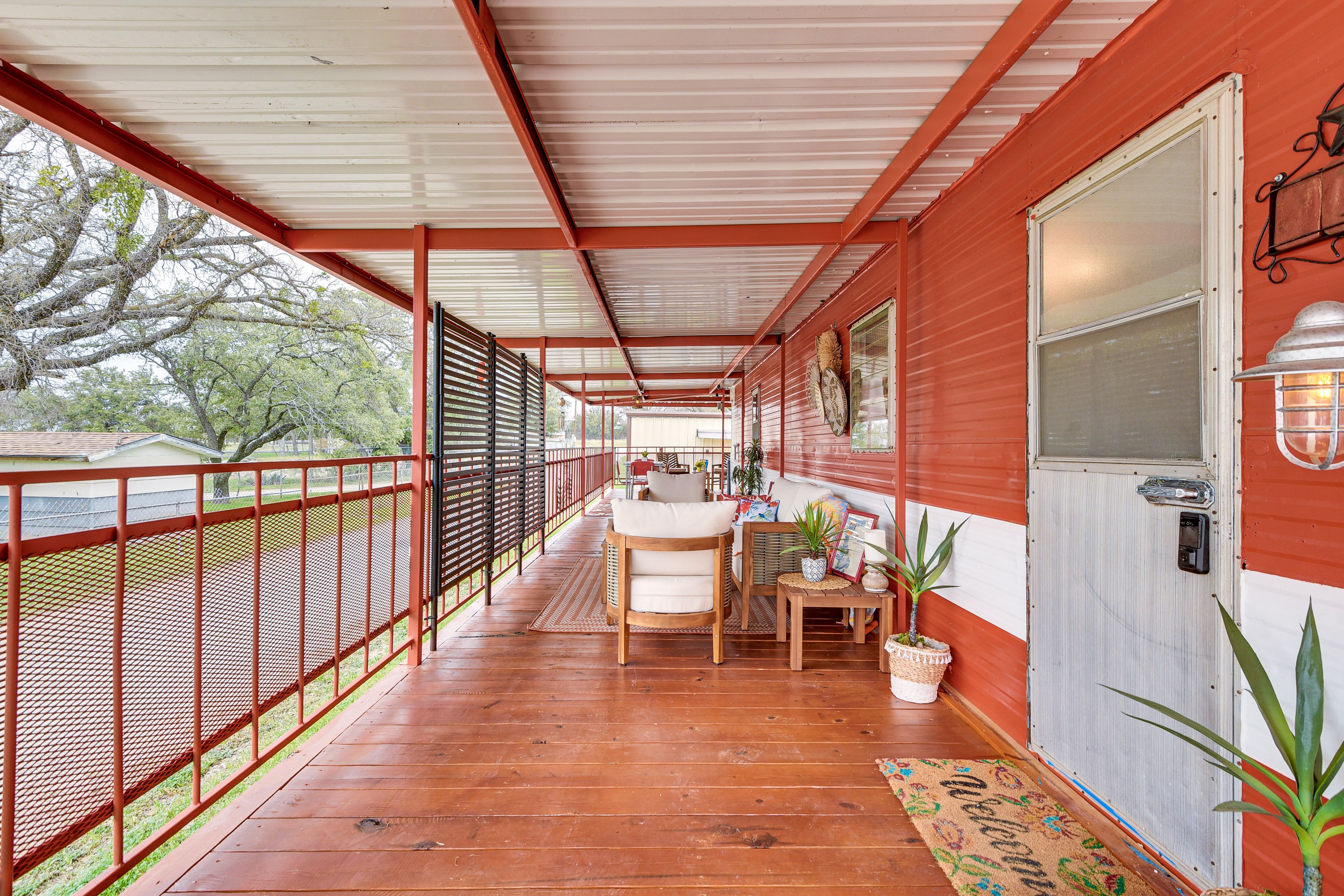 Front Porch | Lounge Area