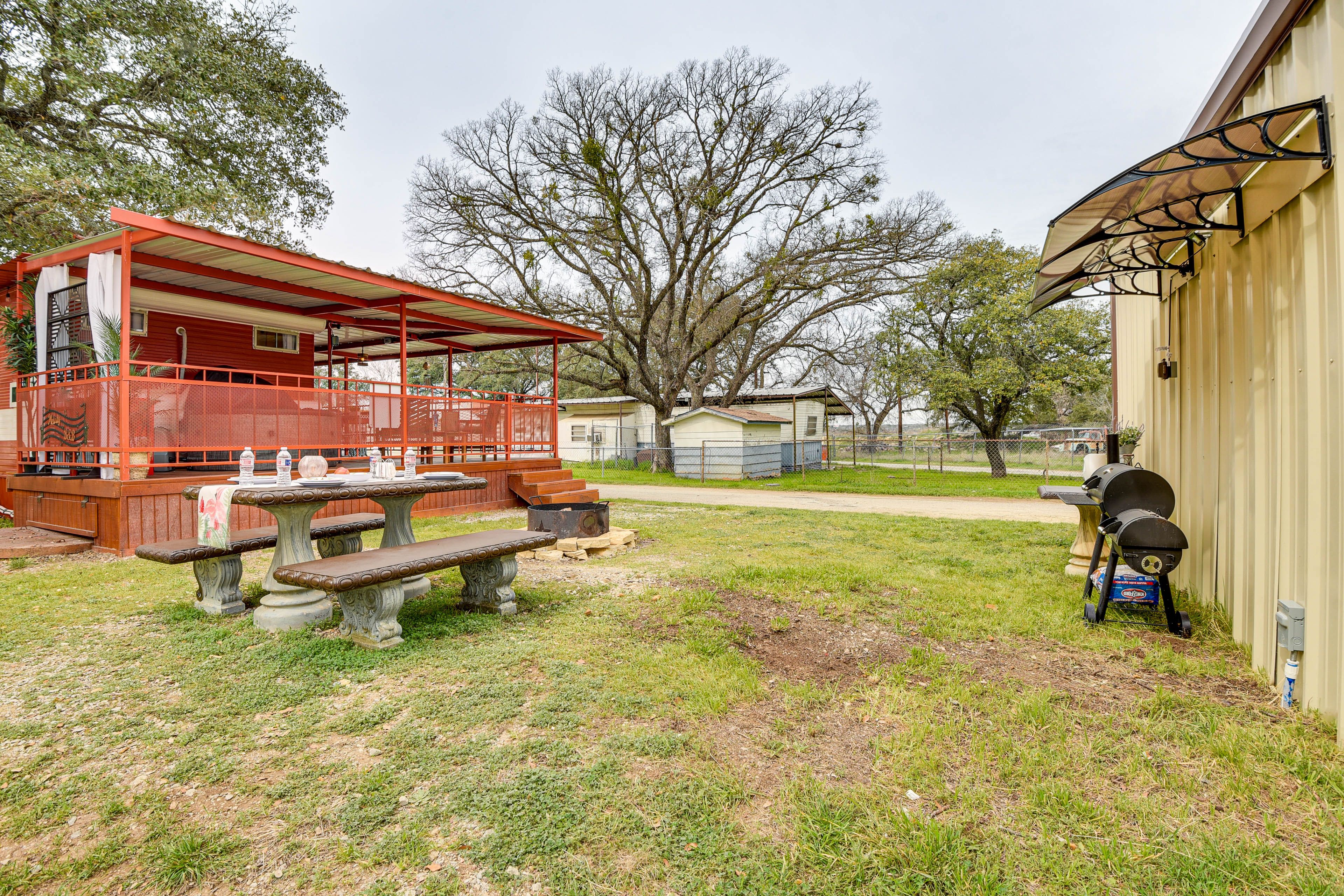 Yard Area | Picnic Table | Charcoal Grill | Fire Pit | Cornhole Boards