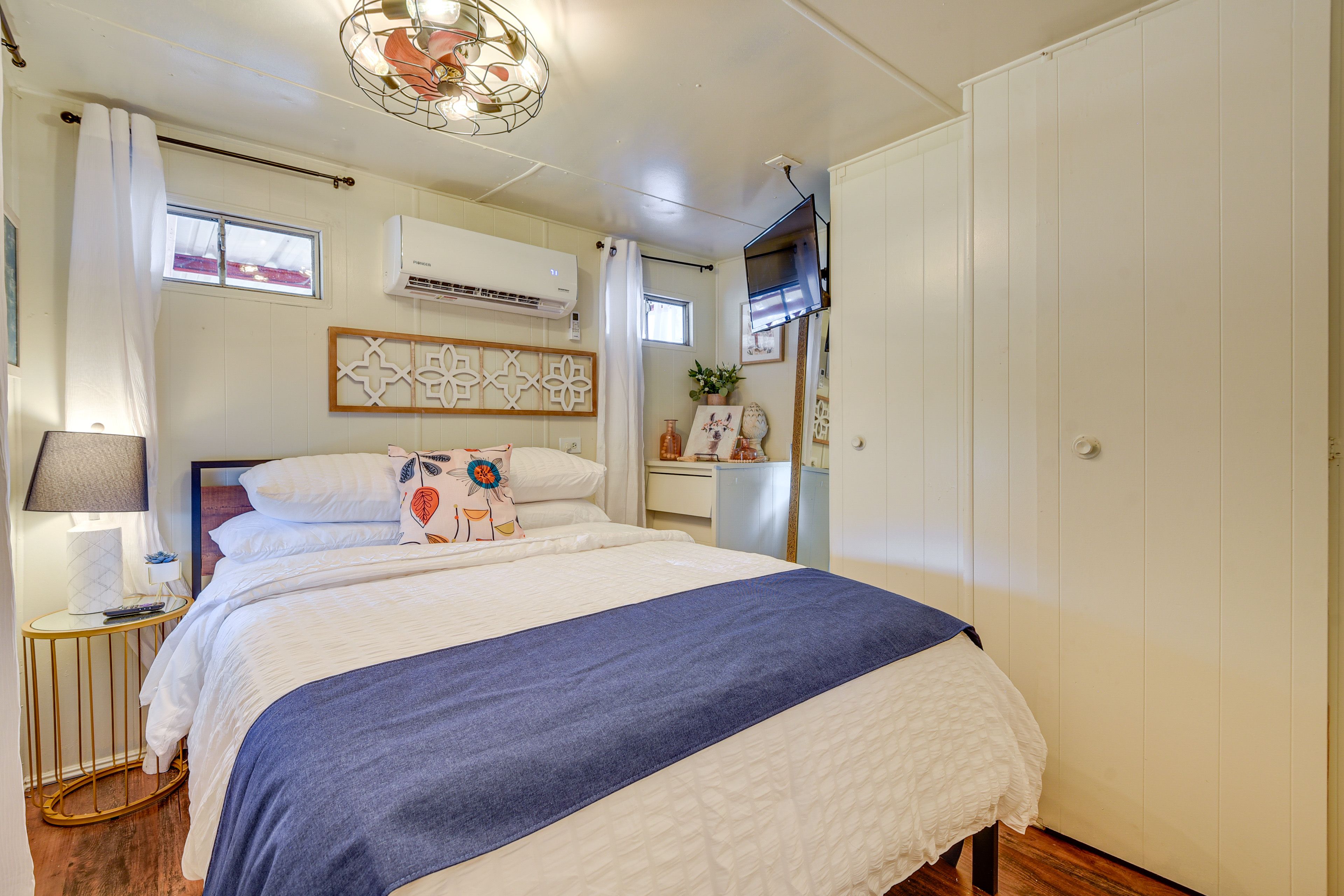 Bedroom 1 | Full Bed | Linens Provided | Smart TV