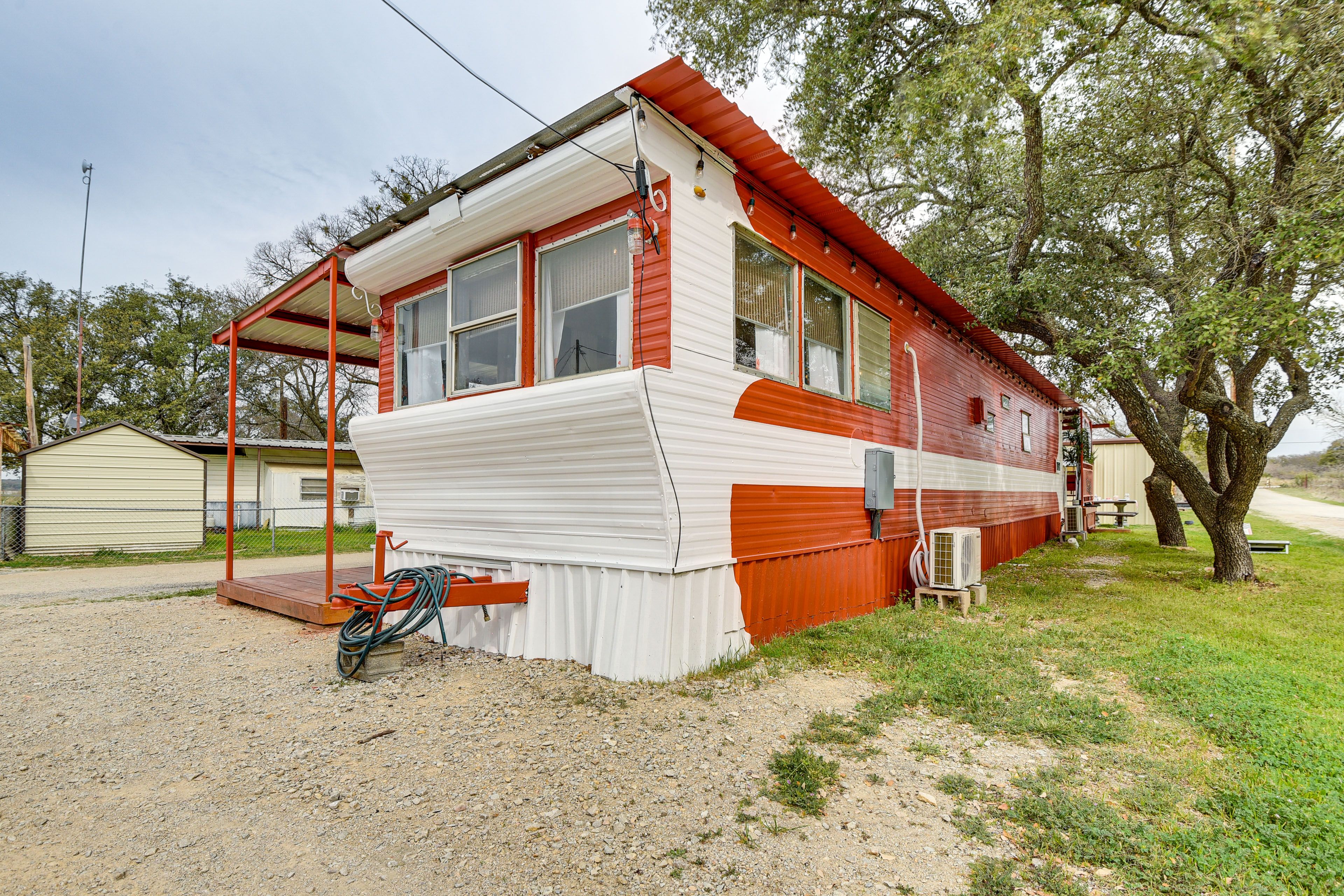 Addt’l Parking | Boat/Trailer Parking Available
