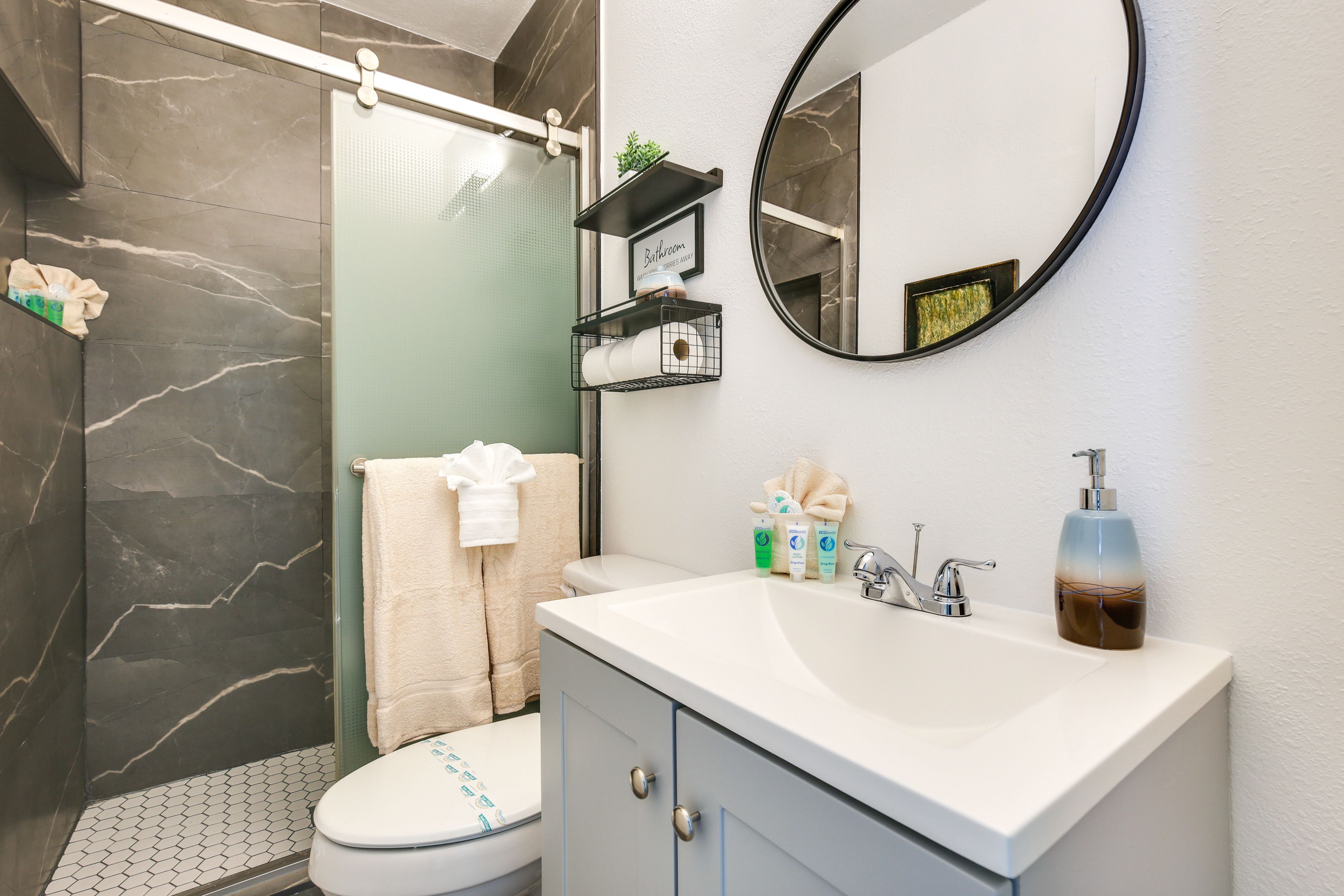 Full Bathroom