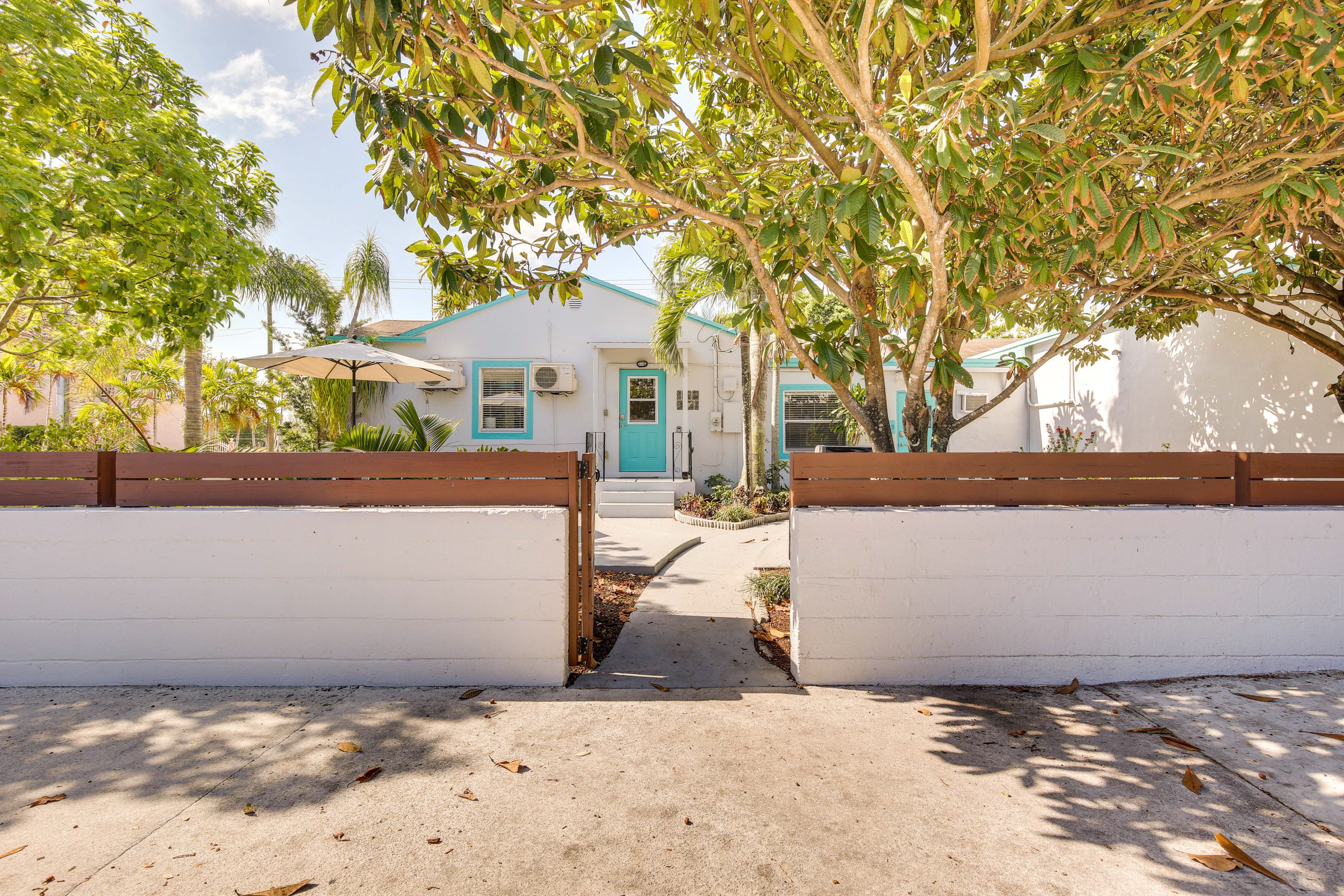 Exterior | Parking | Driveway (1 Vehicle)