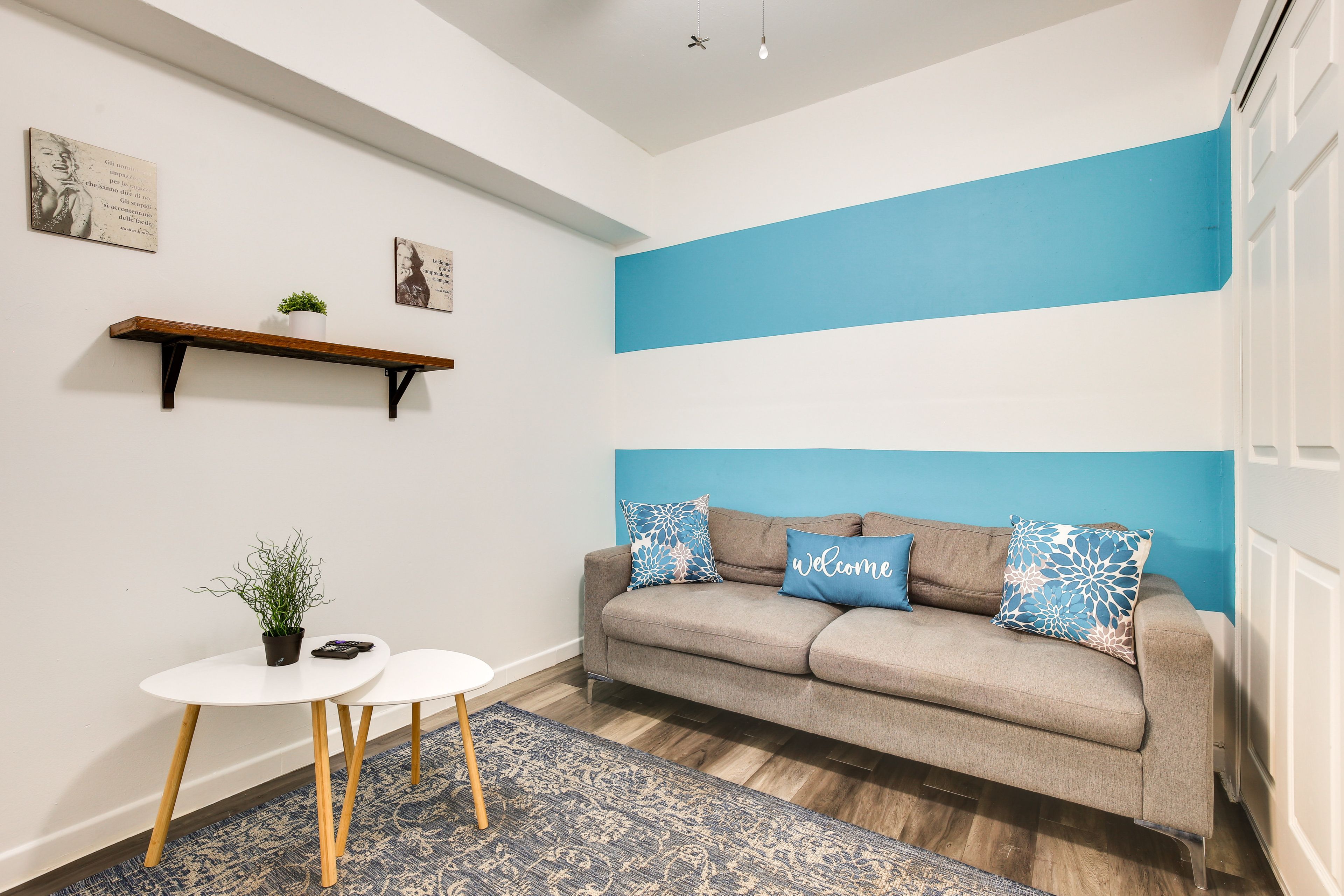 Hollywood Vacation Rental | 1BR | 1BA | 1 Step Required | 350 Sq Ft