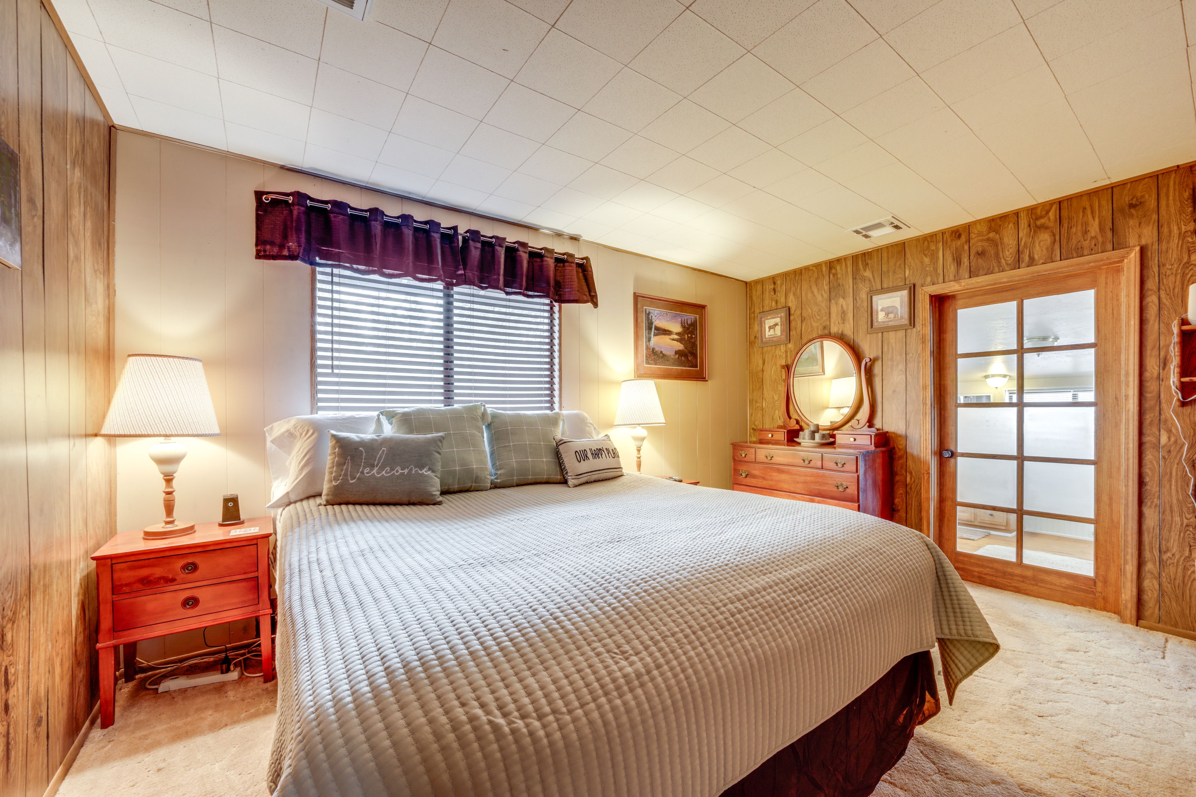 Bedroom 1 | King Bed | Linens Provided
